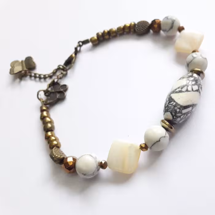 دستبند تک ردیف صدف و عقیق تبتی