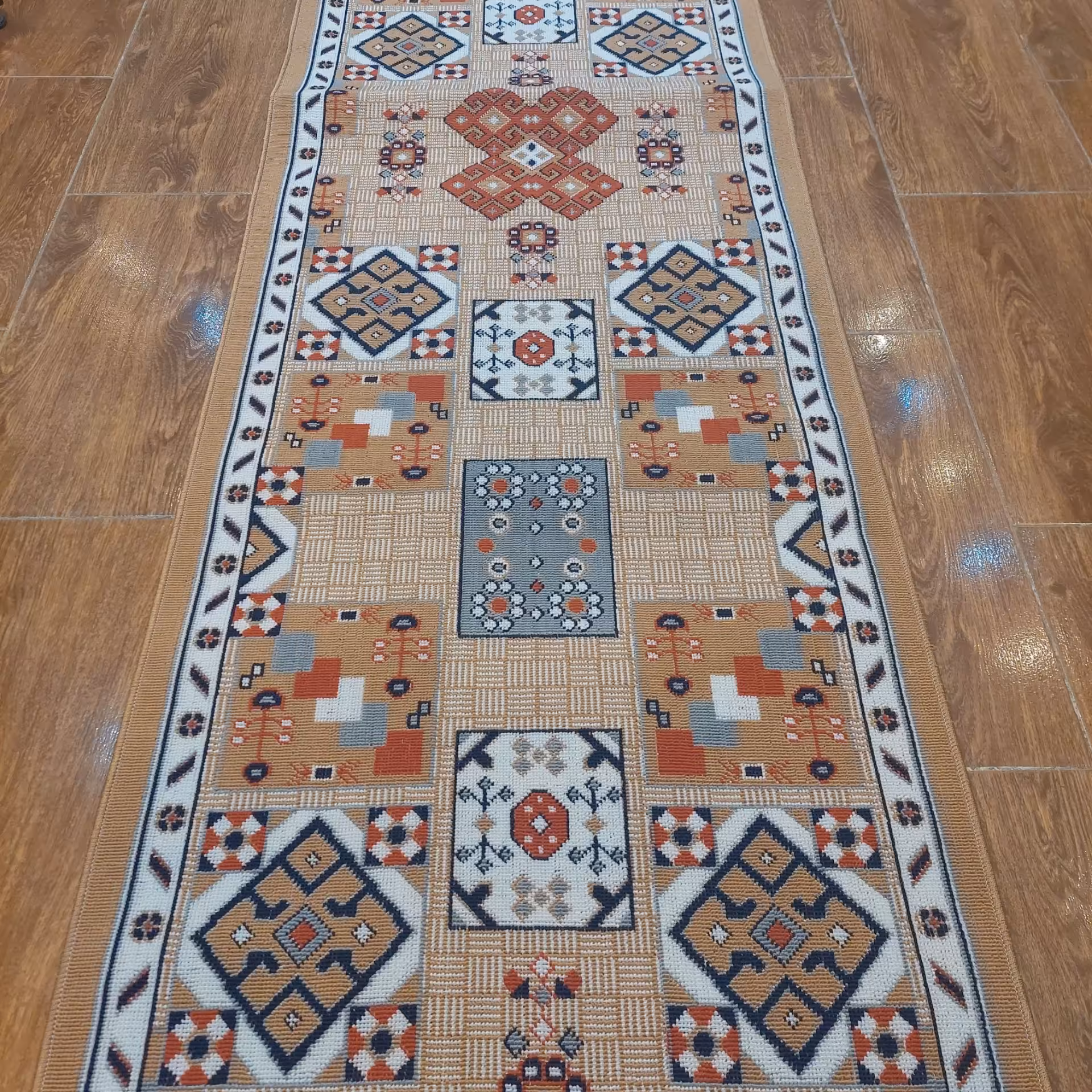 کناره گلیم  ماشینی کاشان زمینه بادامی،سایز موردنظرمشتری، با کیفیت بالا و درجه یک،  پس کرایه 