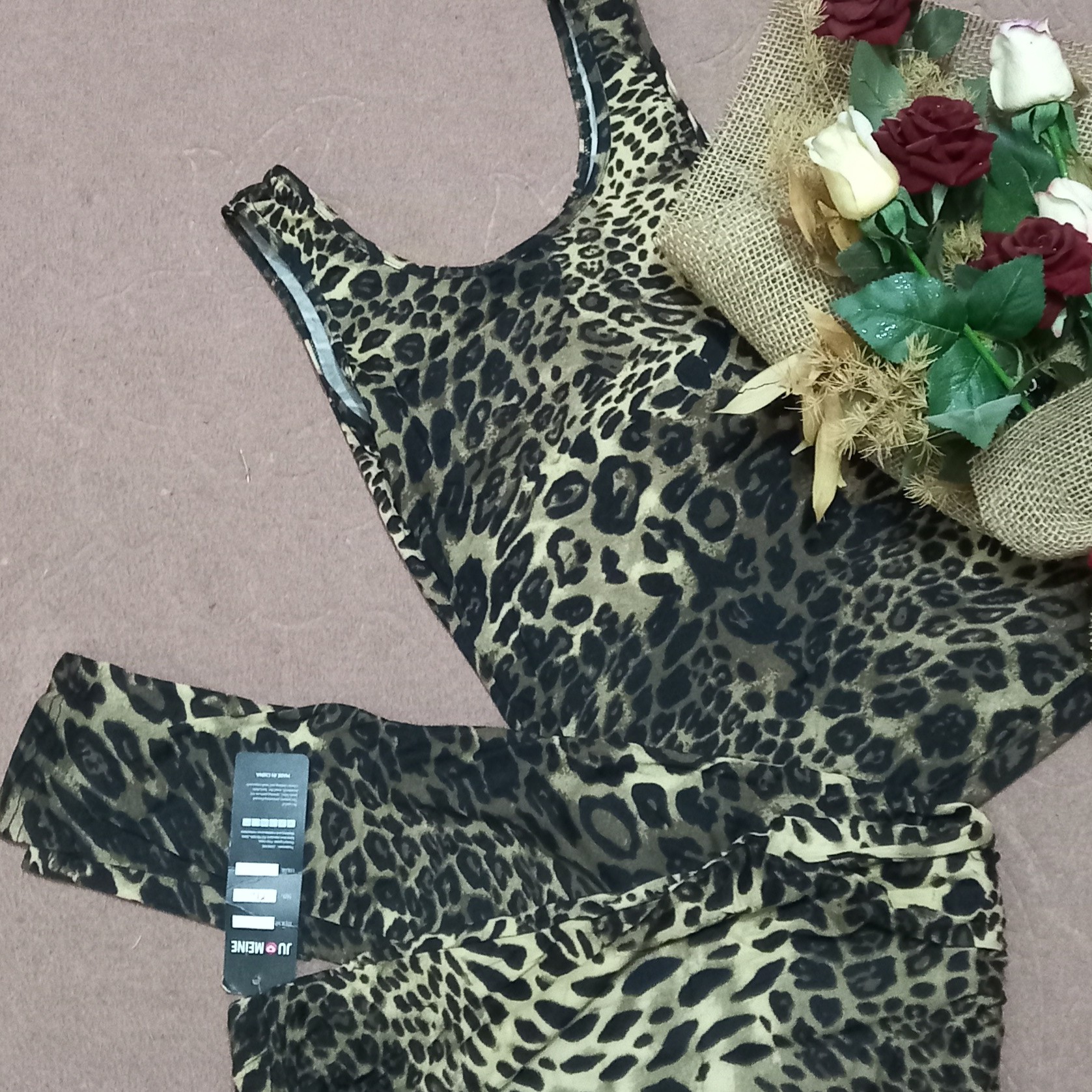 تاپ وشلوار راحتی پلنگی زنانه خیلی جنس نرم وعالی خارجیه رنگ بندی طبق تصویر فری سایز ه