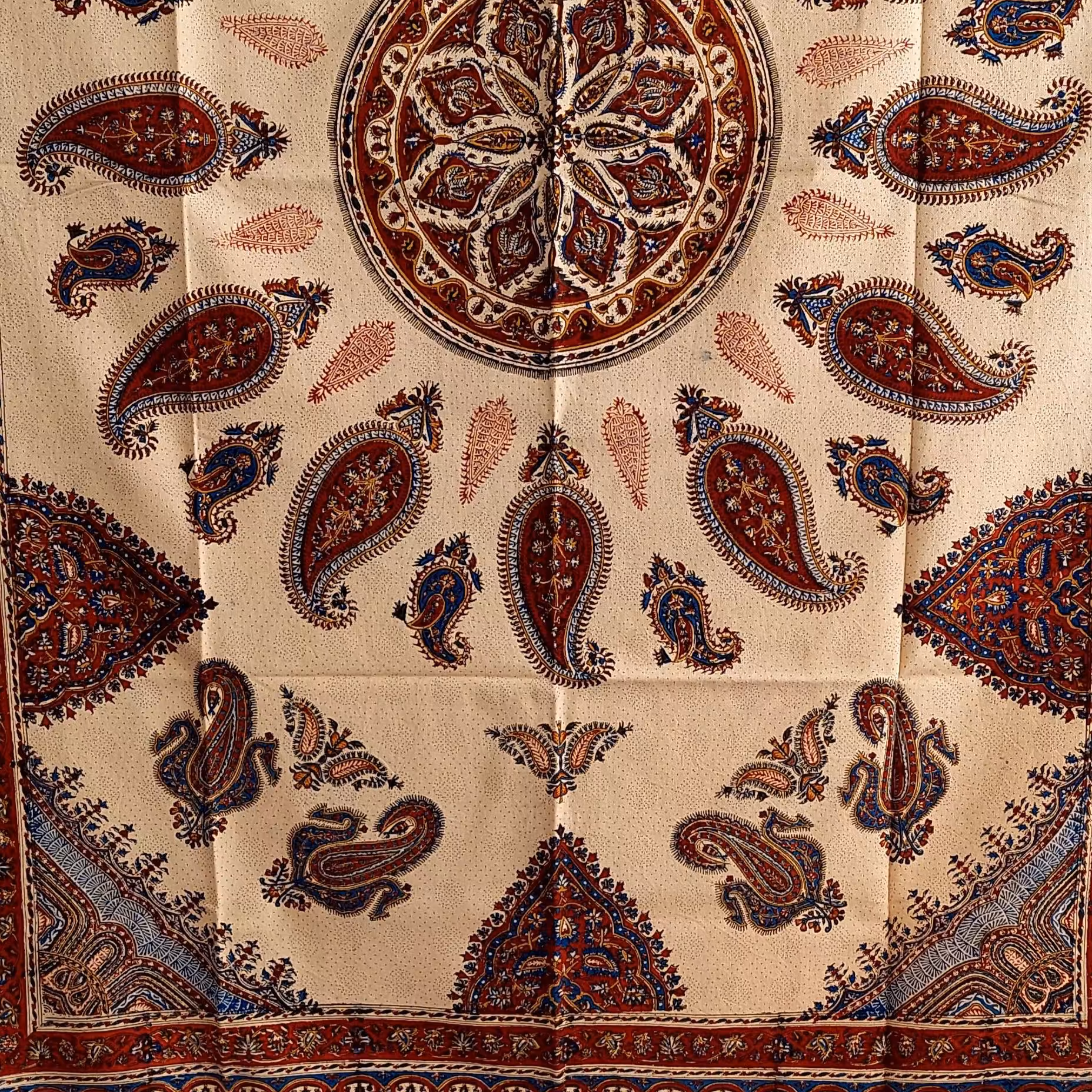 رومیزی135در2مترطرح بته جقه سنتی قلمکار اصفهان