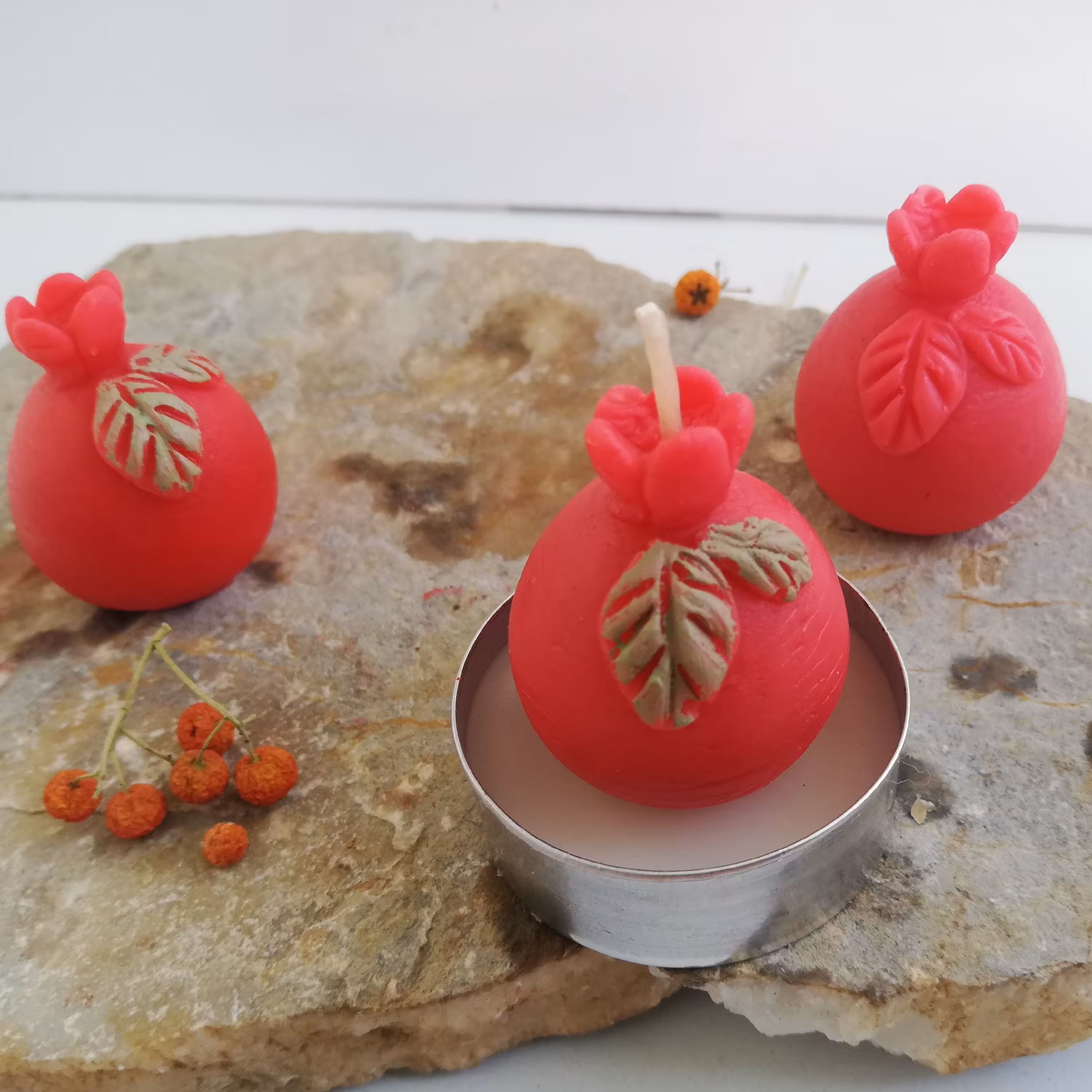 قالب انار اندازه ارتفاع 3قطر2ونیم پارافین مصرفی 13گرم