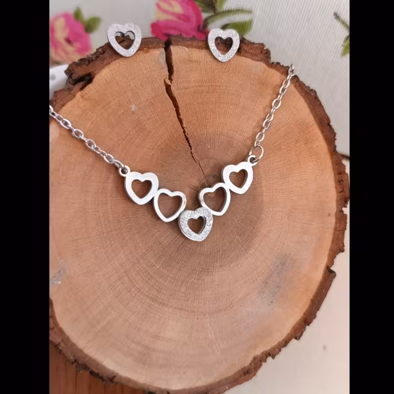 نیم ست نقره ای رنگ ثابت کیفیت مناسب طرح قلب3(کد 74)