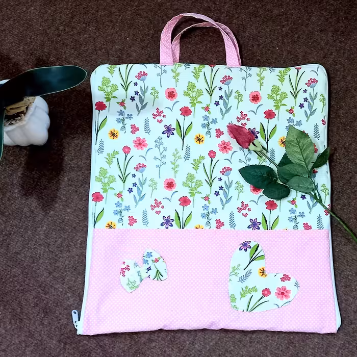 کیسه سه لایه و زیپ دارنگهداری و حمل نان،با طرحی جذاب و جنسی عالی و قیمتی مناسب.قیمت بااحترام،فقط:35000تومان.آماده تحویل.