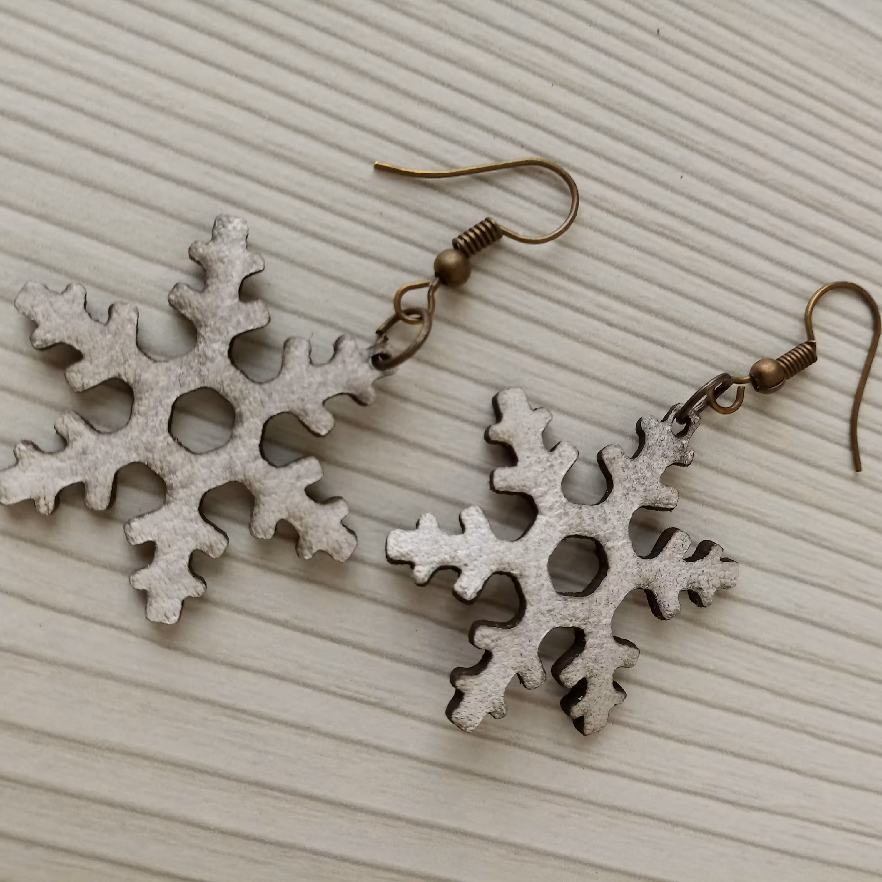 گوشواره برفیِ زمستان ❄