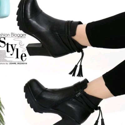 کفش پاشنه دارزنانه