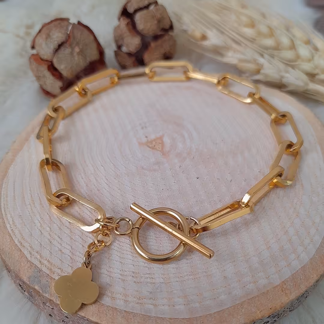 دستبند استیل رنگ ثابت با قفل تی و آویز استیل 