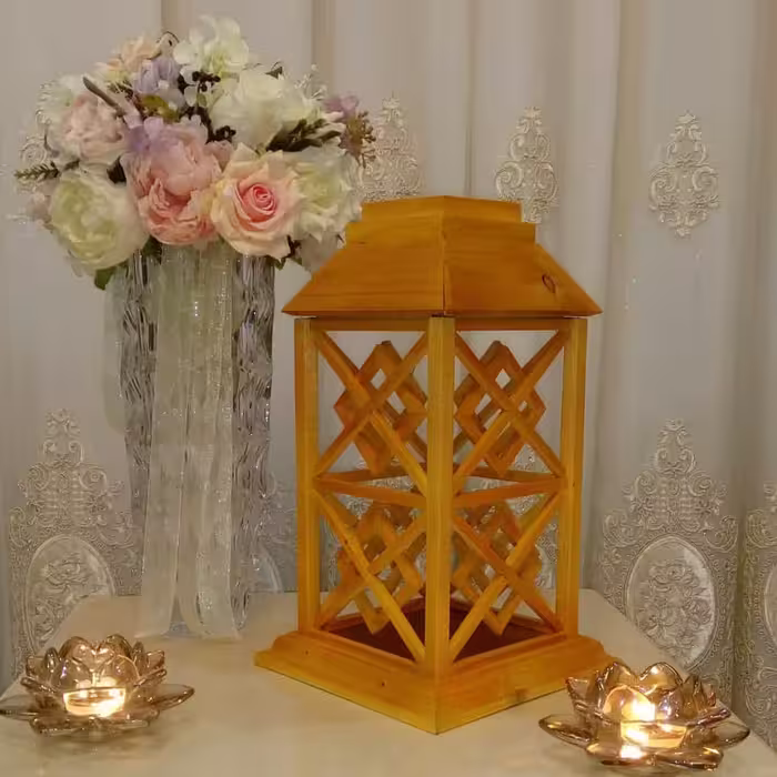 فانوس چوبی سنتی  مشبک
