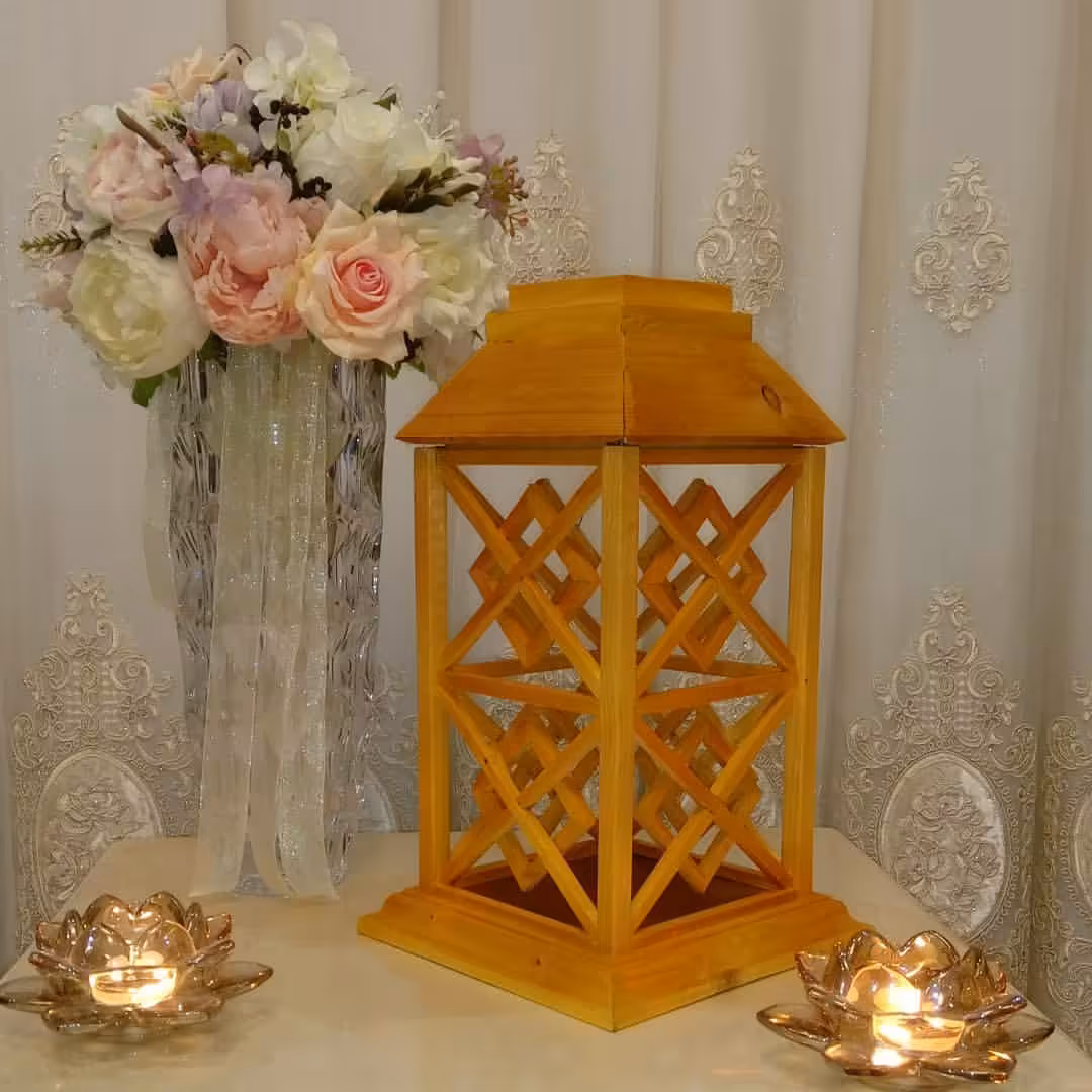 فانوس چوبی سنتی  مشبک