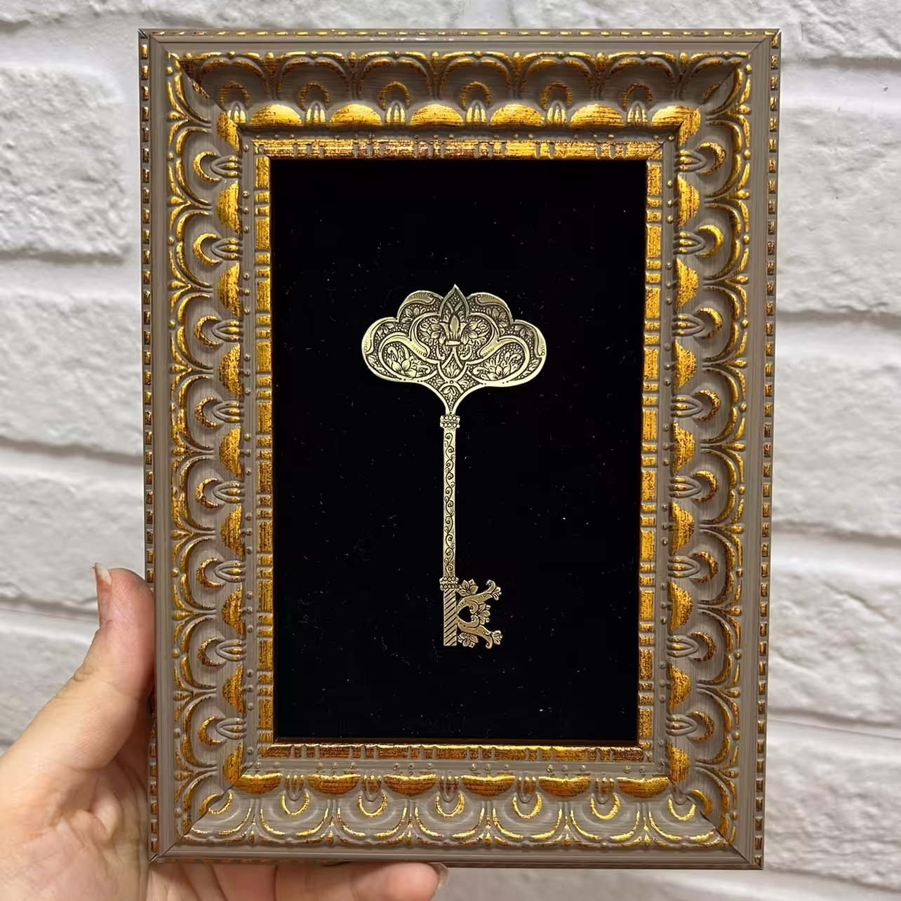 تابلو کلید برنجی دستساز قلمزنی 1