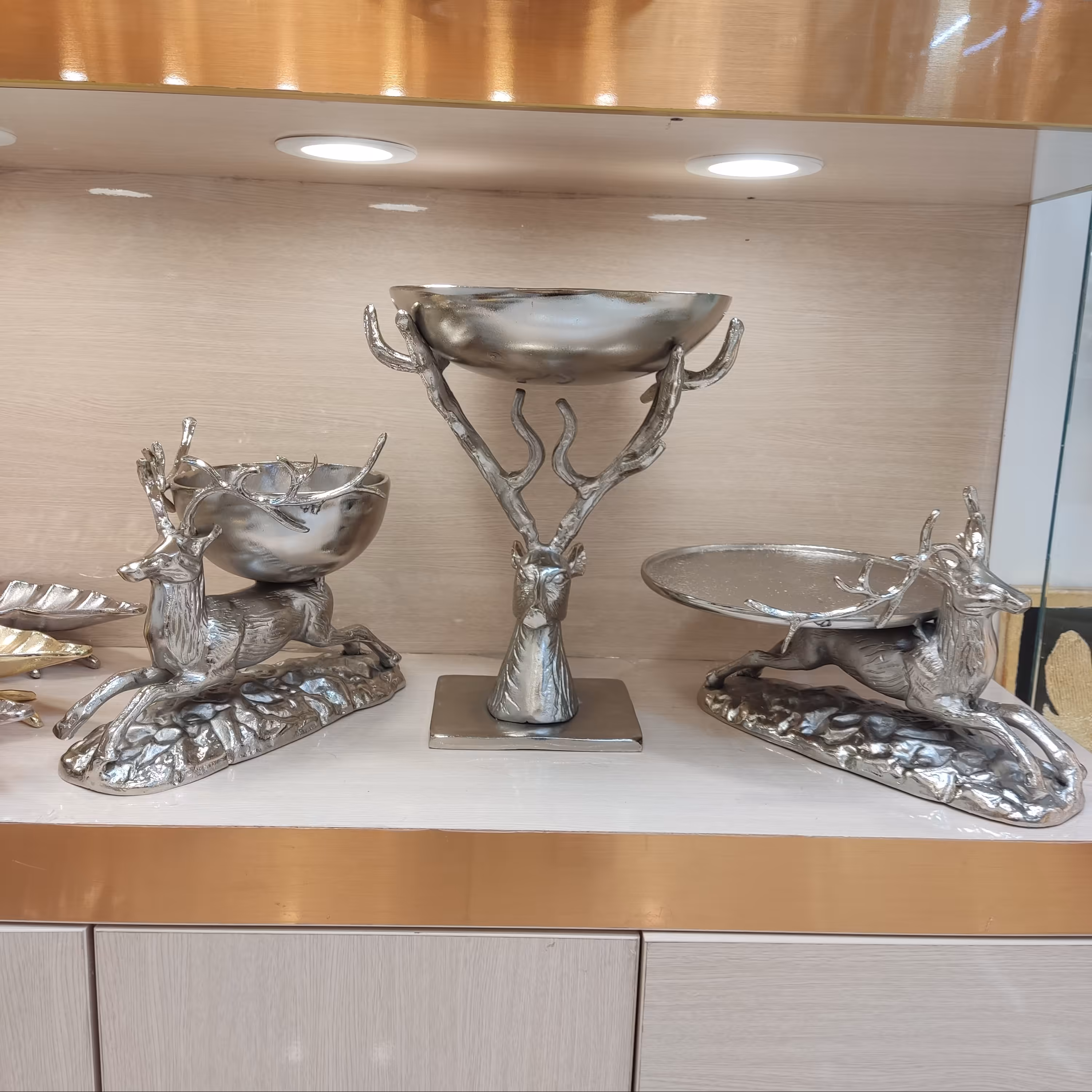 ظروف پذیرایی و دکوری طرح گوزن الومینیومی