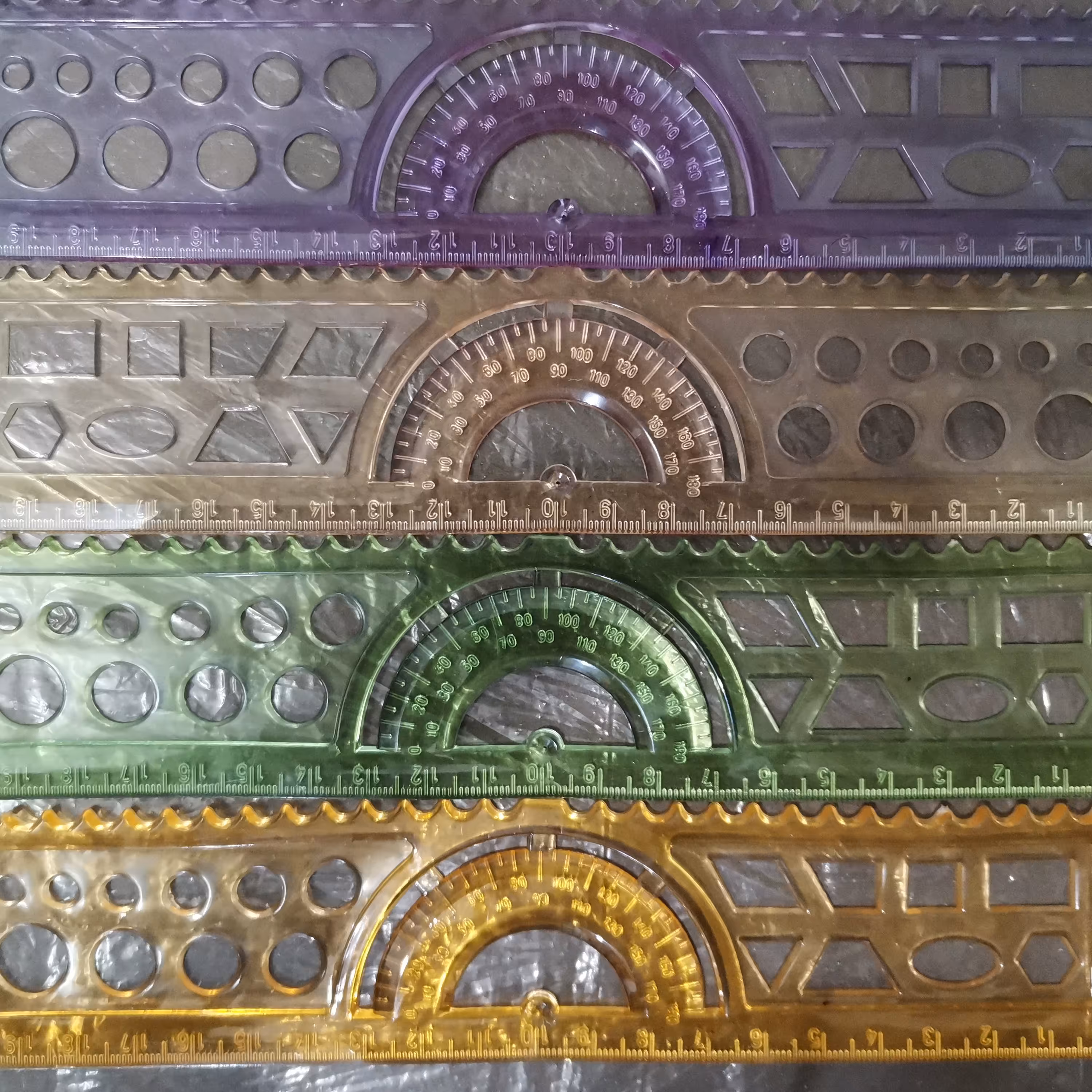 خط کش 20 سانتی شابلون دار