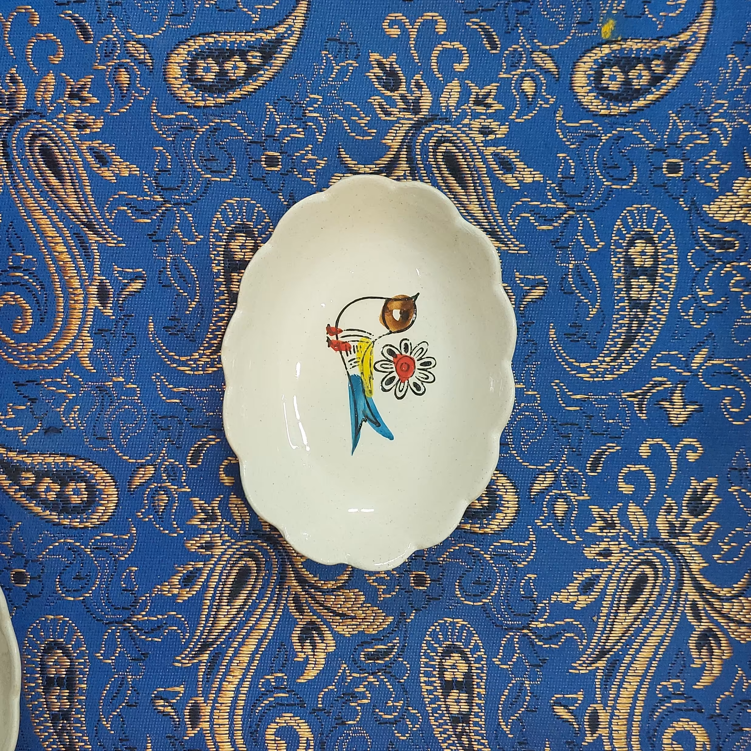 زیتون خوری سرامیکی طرح مرغی میبدی لعابی ، قابل استفاده