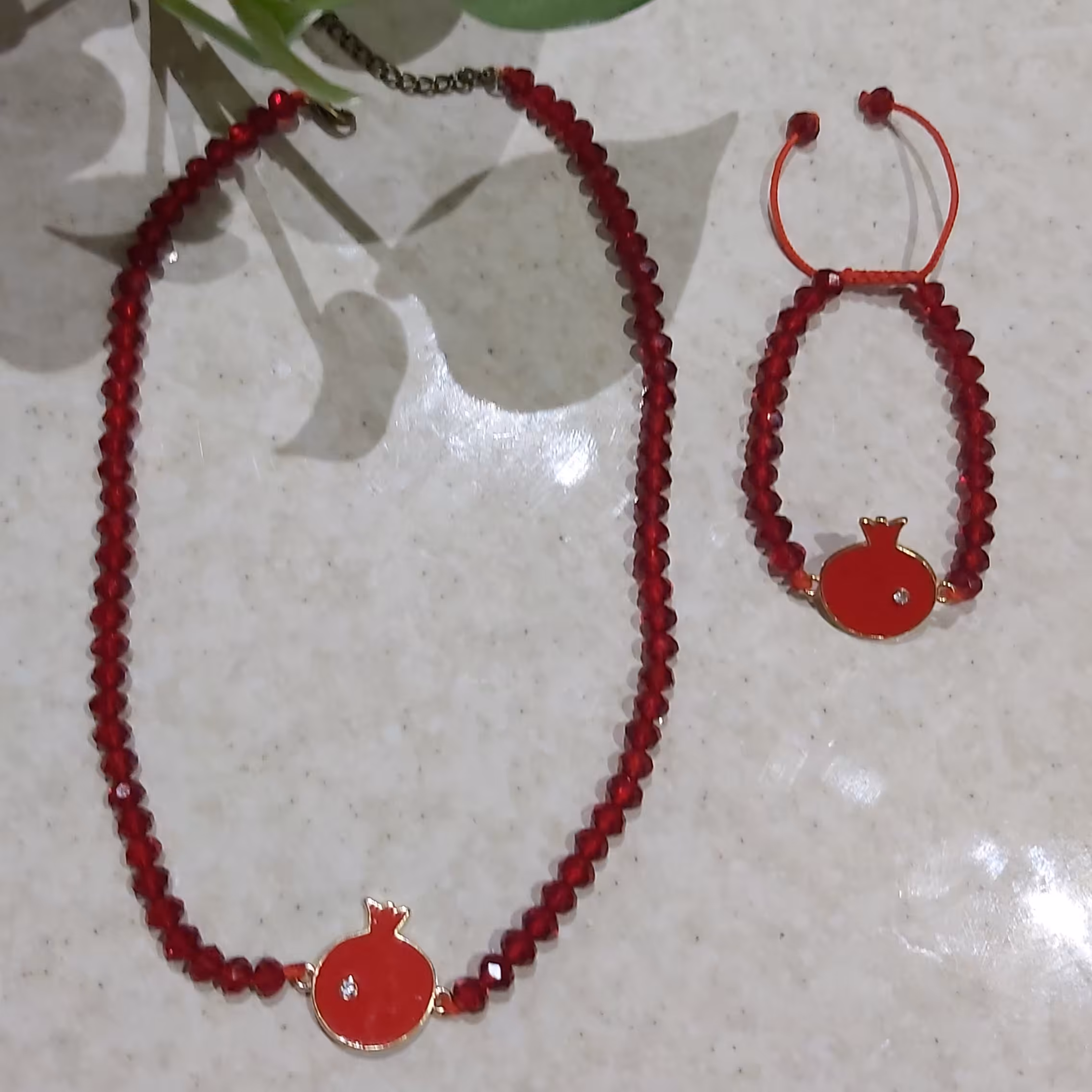 ست گردنبند و دستبند یلدایی انار 28عددی