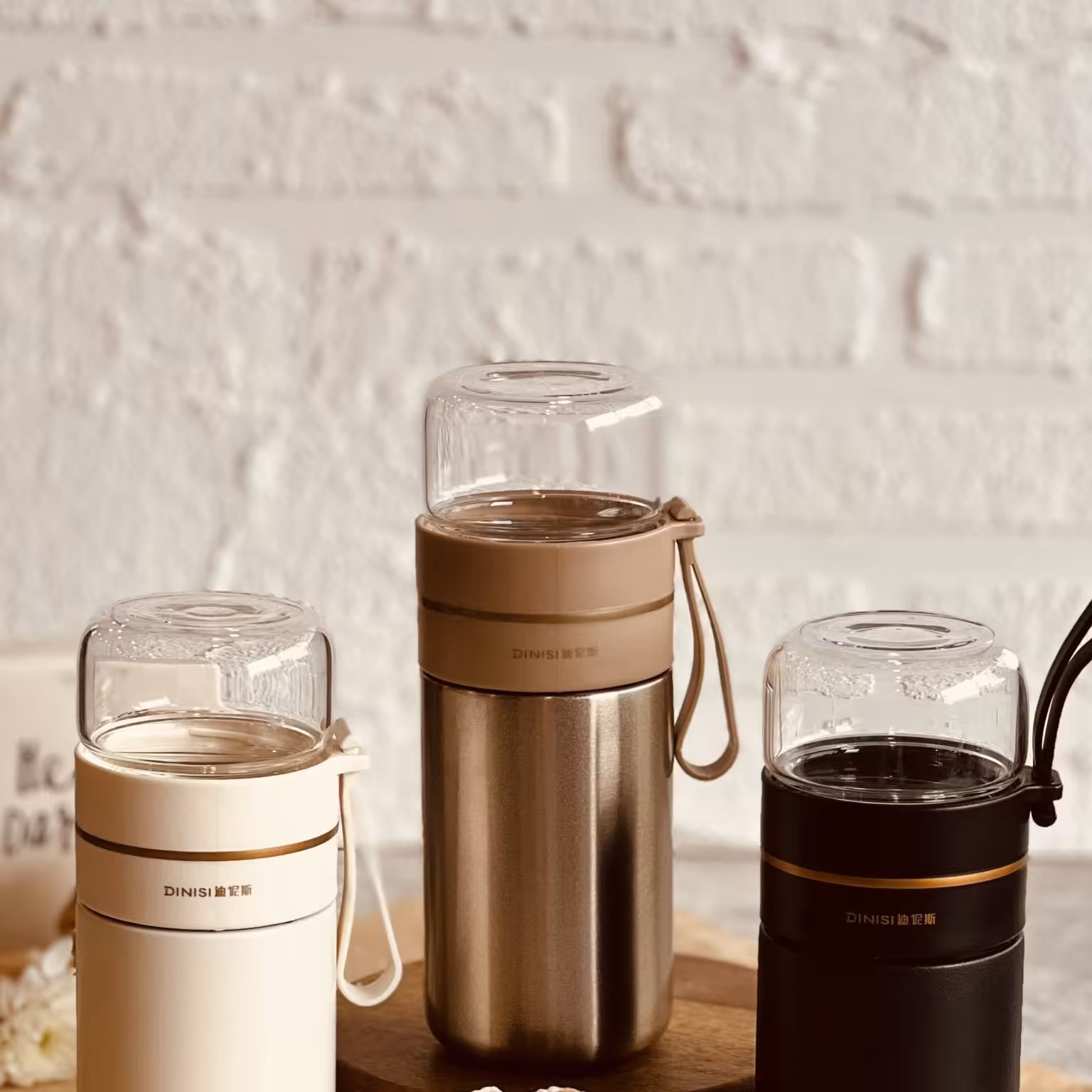 تراول ماگ  استیل درب دار  دمنوشی دارای صافی دارای بند سیلیکونی 