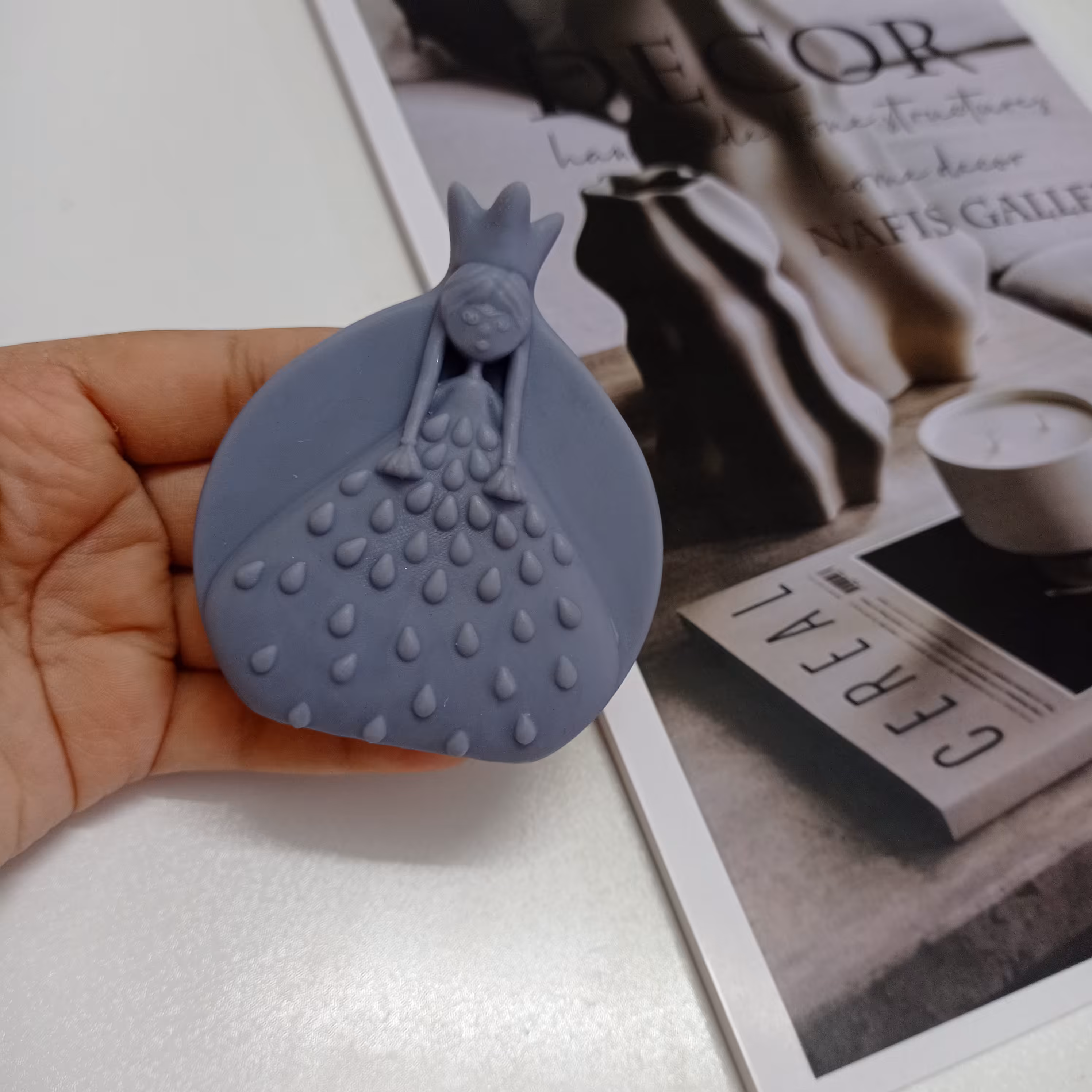 قالب دختر انار یلدایی سایز 8 سانت