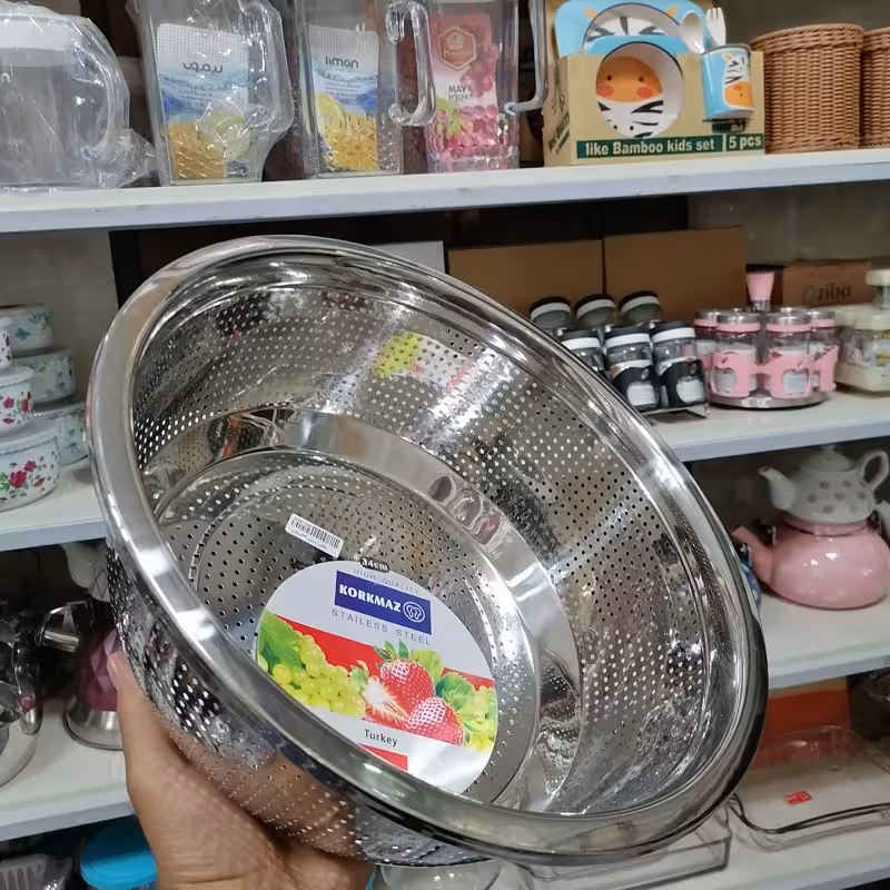 آبکش استیل ضخیم. برندکرکماز ترکیه. سایز 34. قطر 34 ارتفاع 13 سانتیمتر. فوق العاده باکیفیت سبک و پرطرفدار