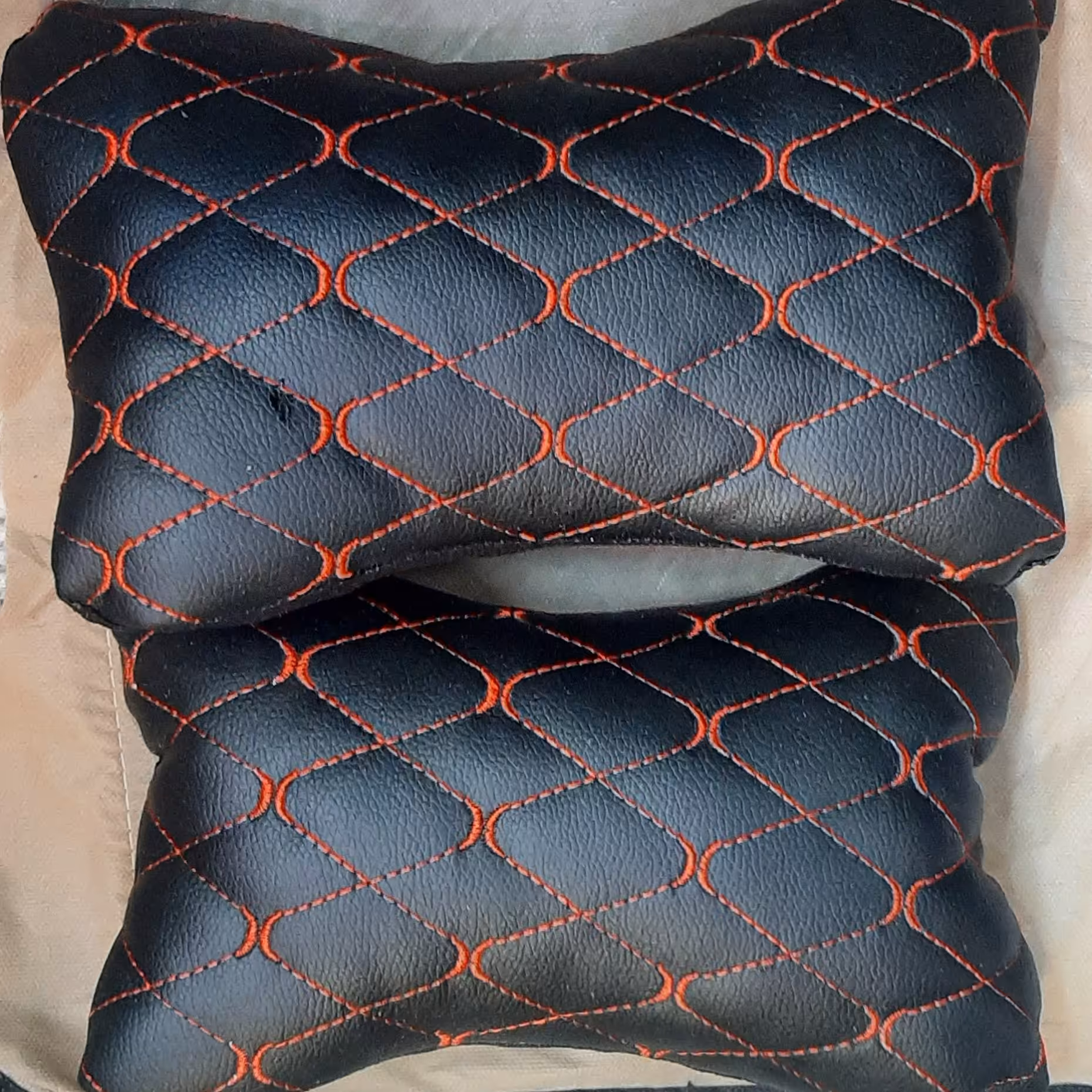 پشت گردنی مشکی دوخت قرمز