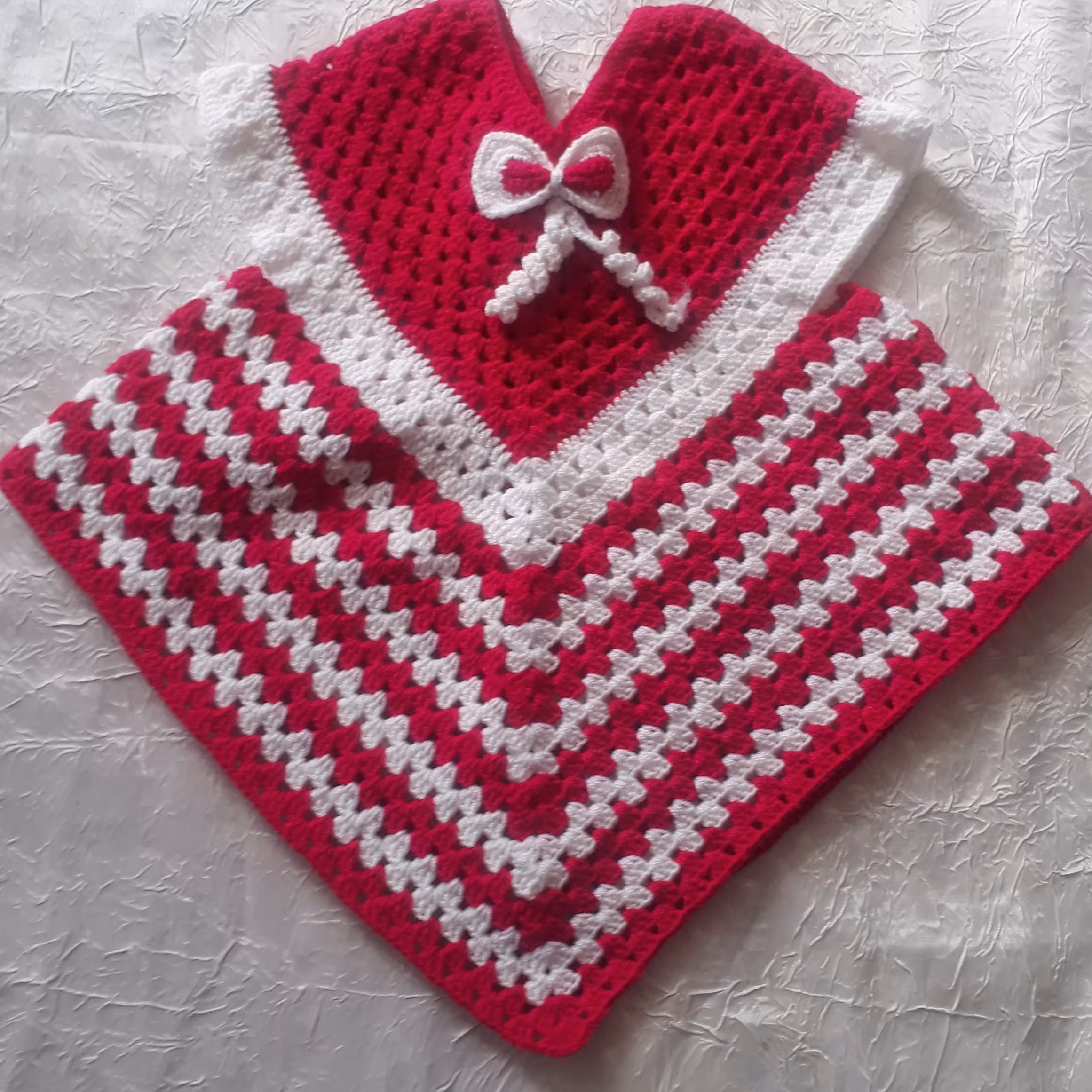 پانچو قلاب بافی دخترانه