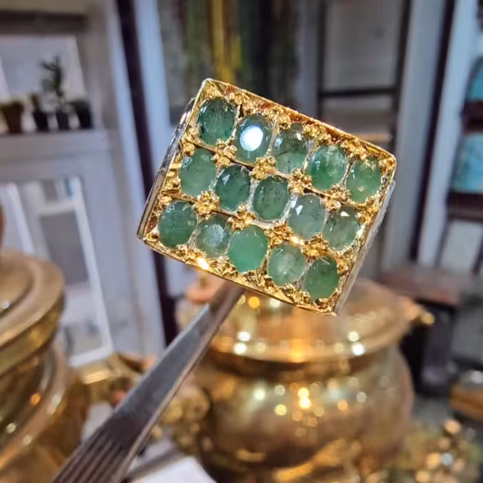 انگشتر زمردزامبیا اصلی 
رکاب نقره دستساز 
نقره عیار 925
ارسال رایگان 