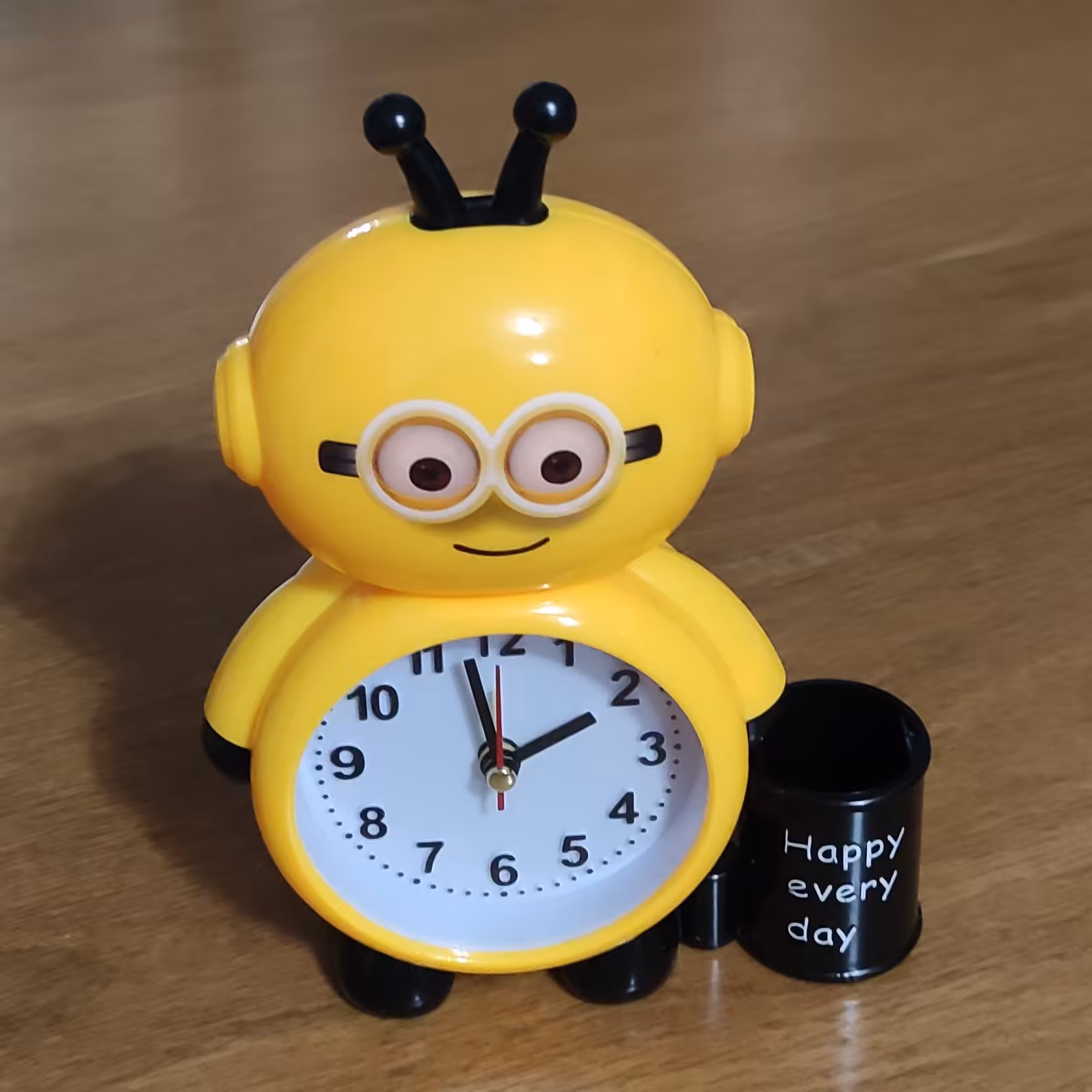 ساعت  رومیزی زنگدار اتاق کودک و نوزادعروسکی فانتزی طرح مینیون 