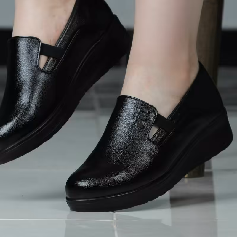 کفش طبی زیره پیو
کفی طبی مجزا
بهترین کیفیت
سایز 37 تا 40 
