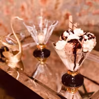 بستنی خوری 4 پر مشکی طلا بلیمکس