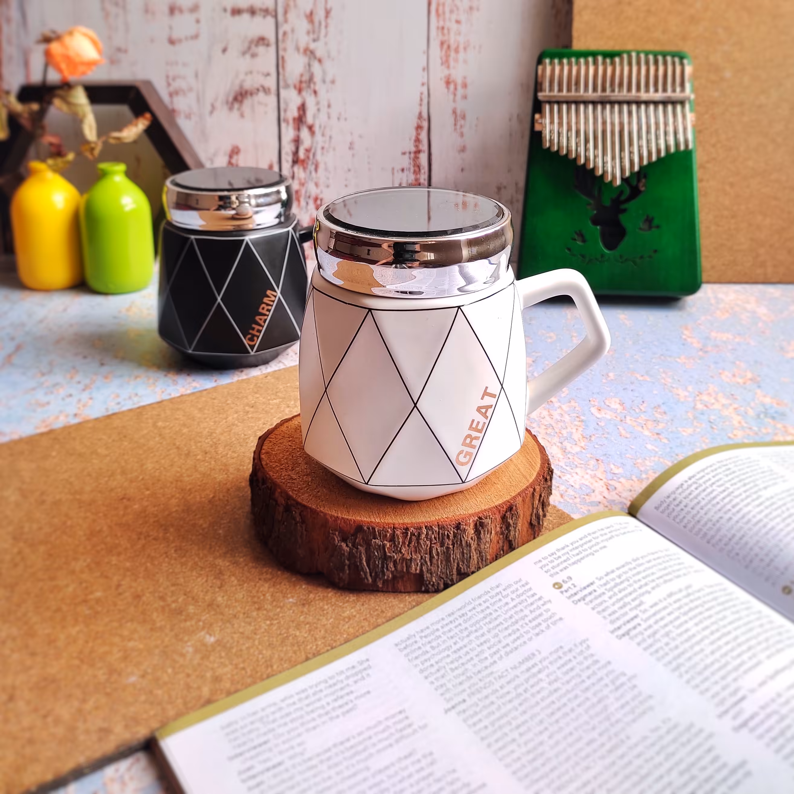 ماگ درب پیچی لوزی سفید مشکی 