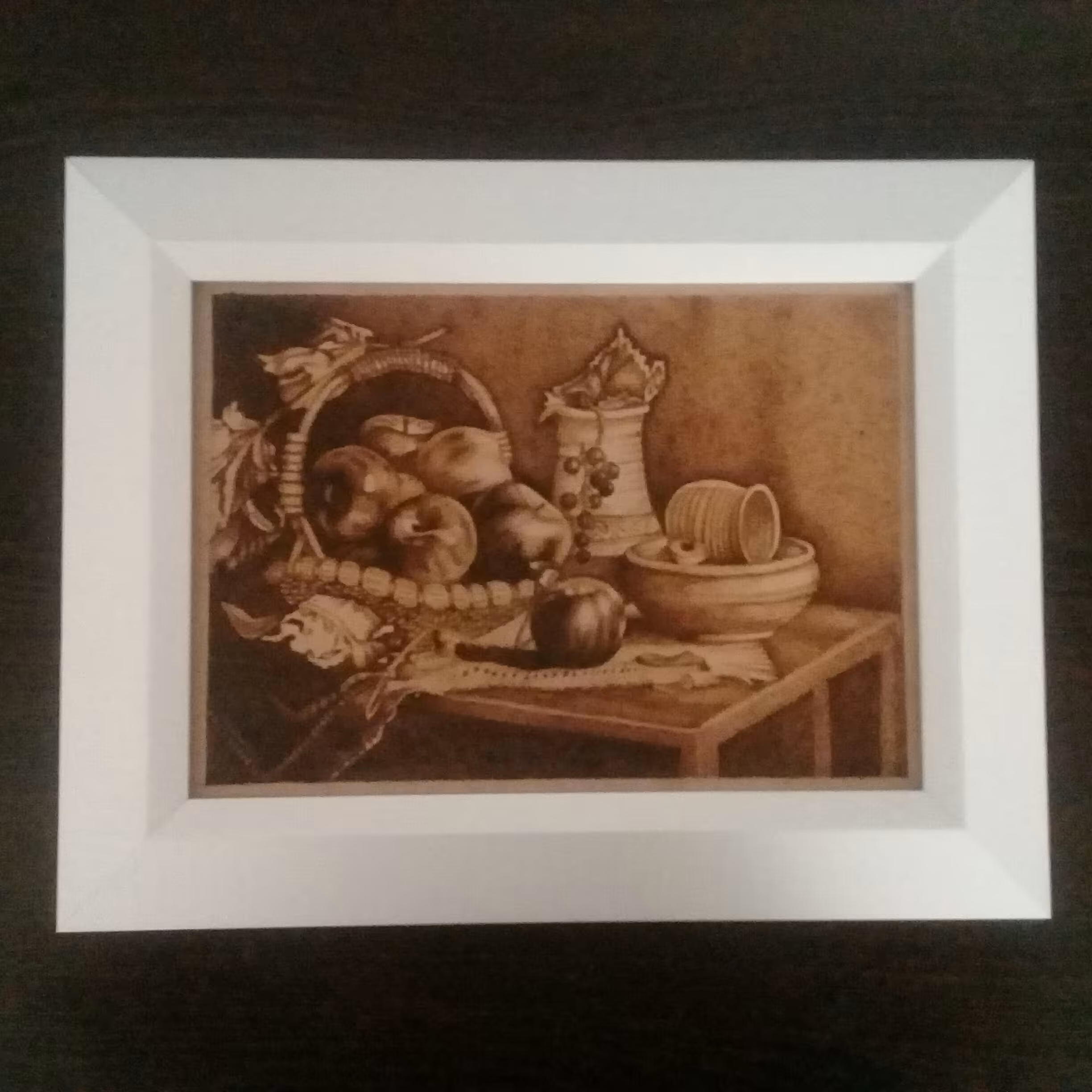 تابلوی چوبی سوخته نگاری شده طرح زیبای   سبد میوه و ظروف سفالی
