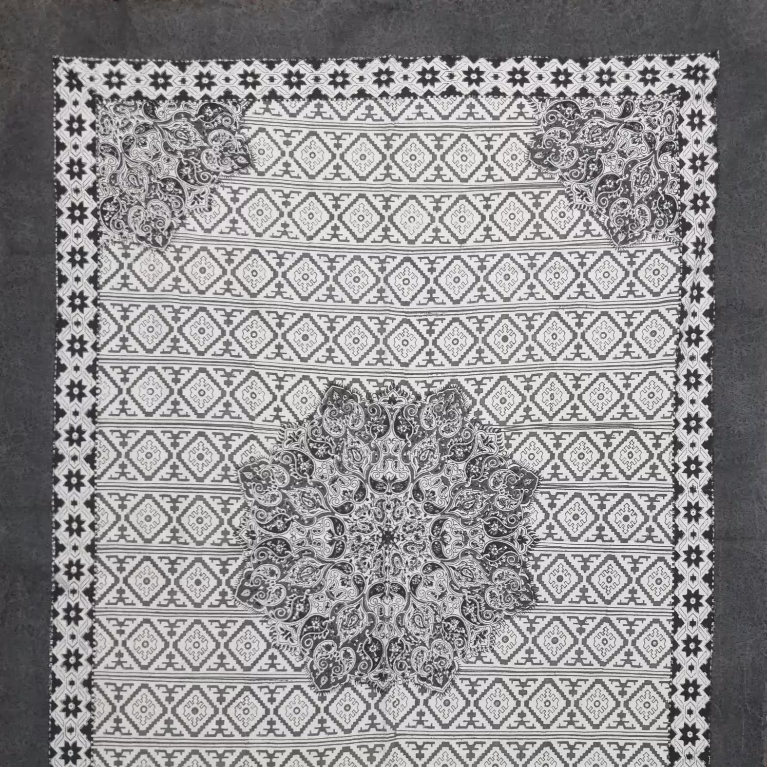 سفره قلمکارصادراتی پرشین سایز100در150پارچه پنبه کتان اعلا، بدون ابرفت و رنگ ثابت