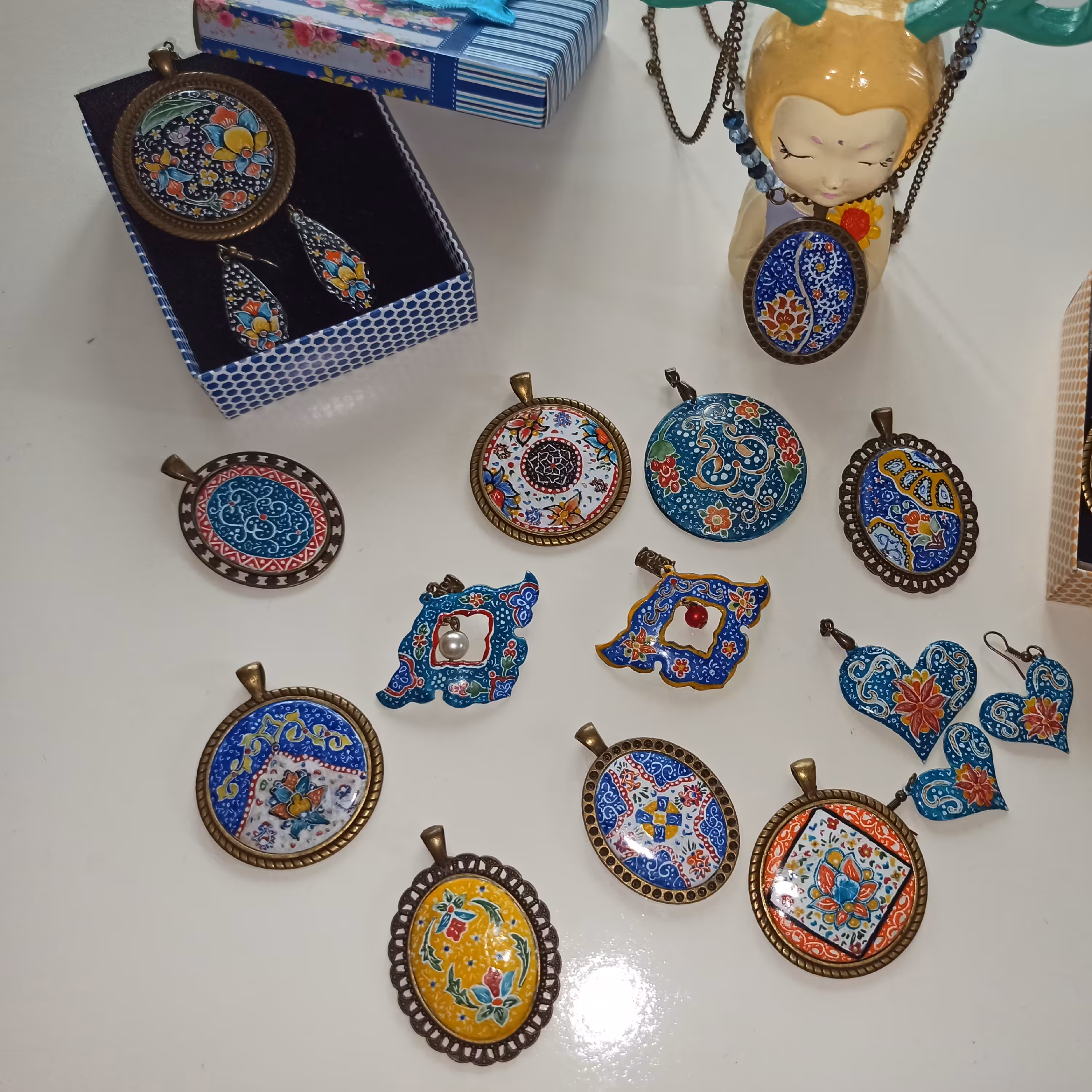 گردنبند میناکاری 