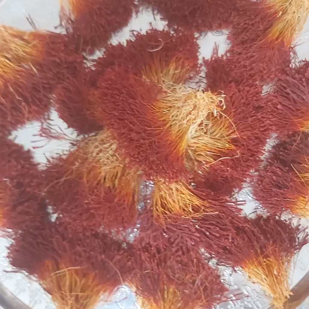 زعفران دختر پیچ