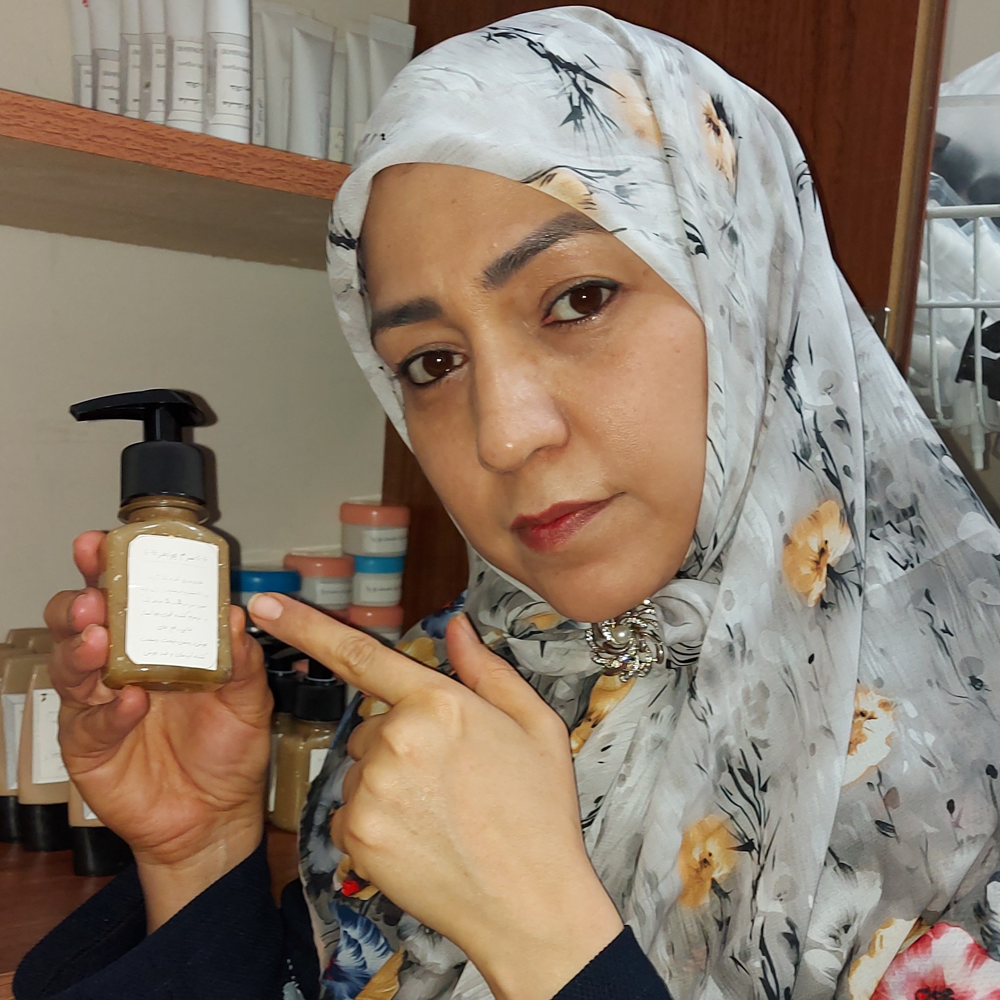 سرم جواهر ضدجوش و ترمیم کننده و جوانساز قوی حاوی ورق نقره و طلا