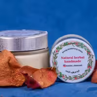 کرم مرطوب کننده گیاهی  15 گرمی 