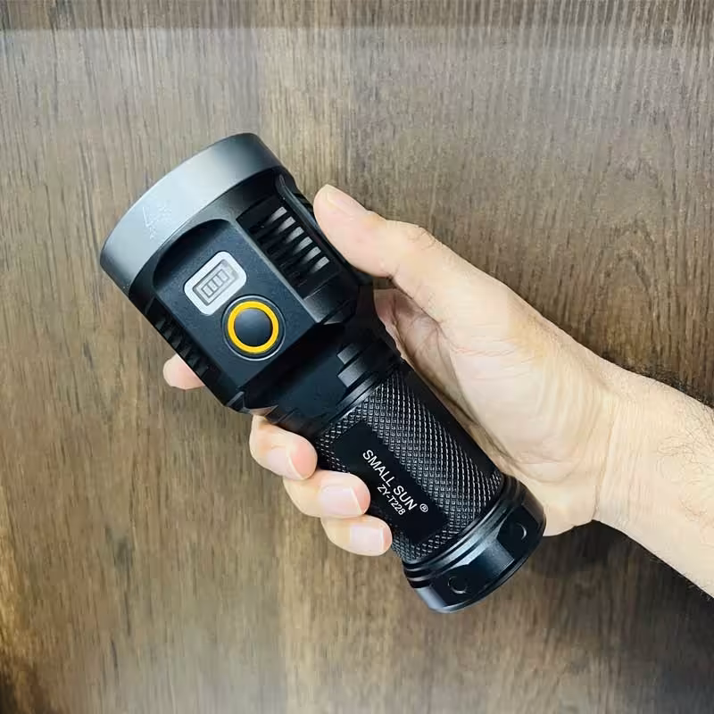 چراغ قوه T228