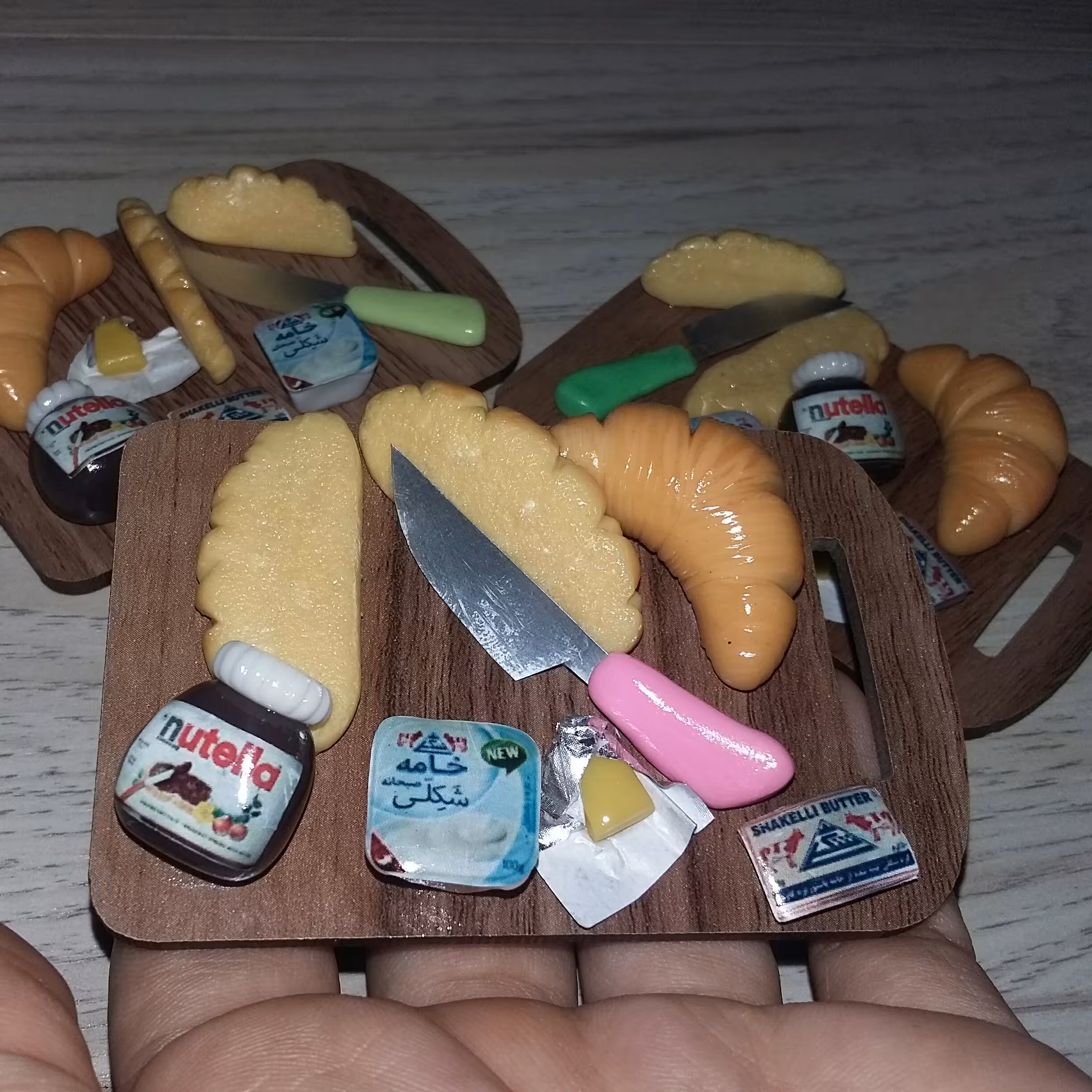 مگنت تخته صبحانه با نوتلا و کروسان