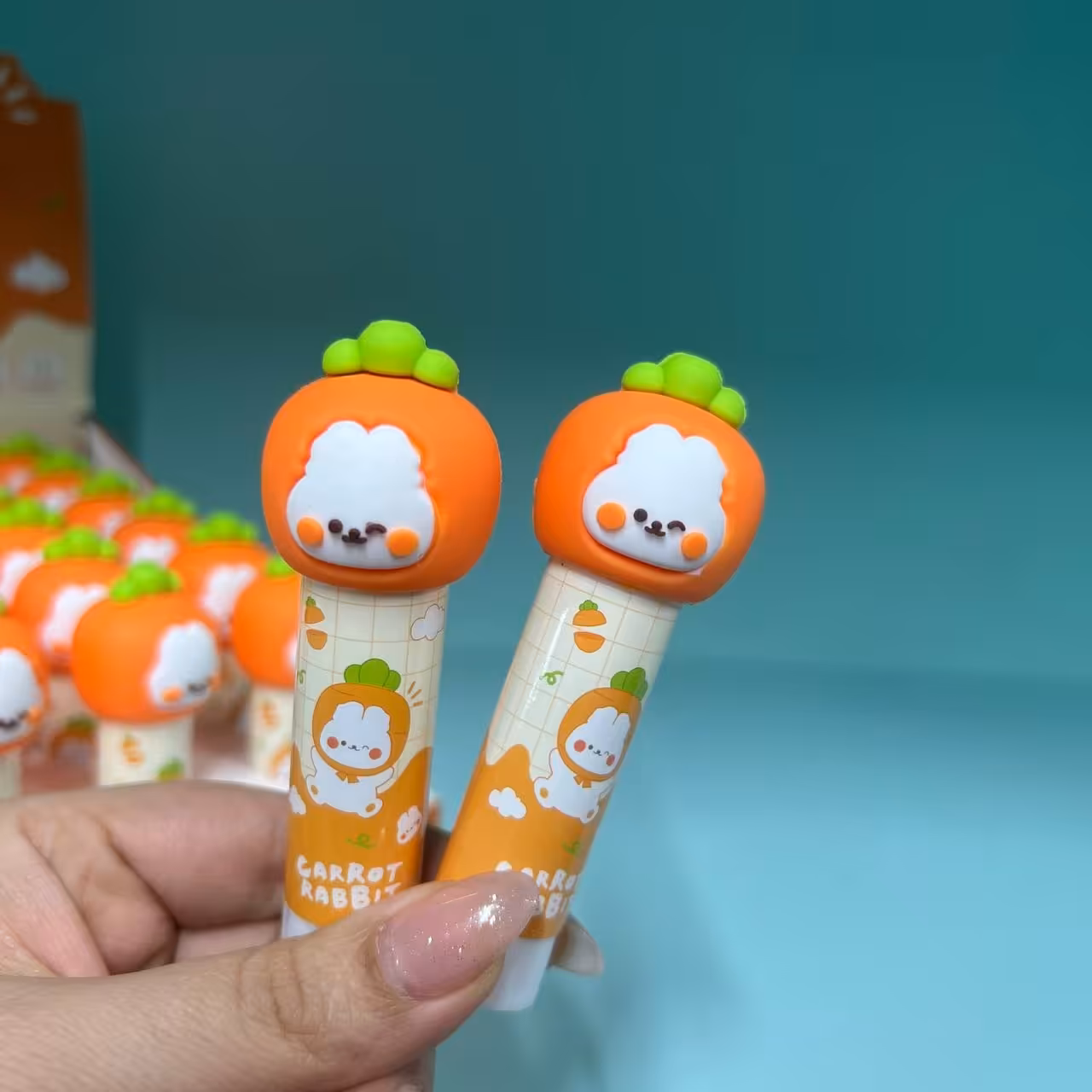 چسب ماتیکی کیوت طرح خرگوش هویجی با سر سیلیکونی