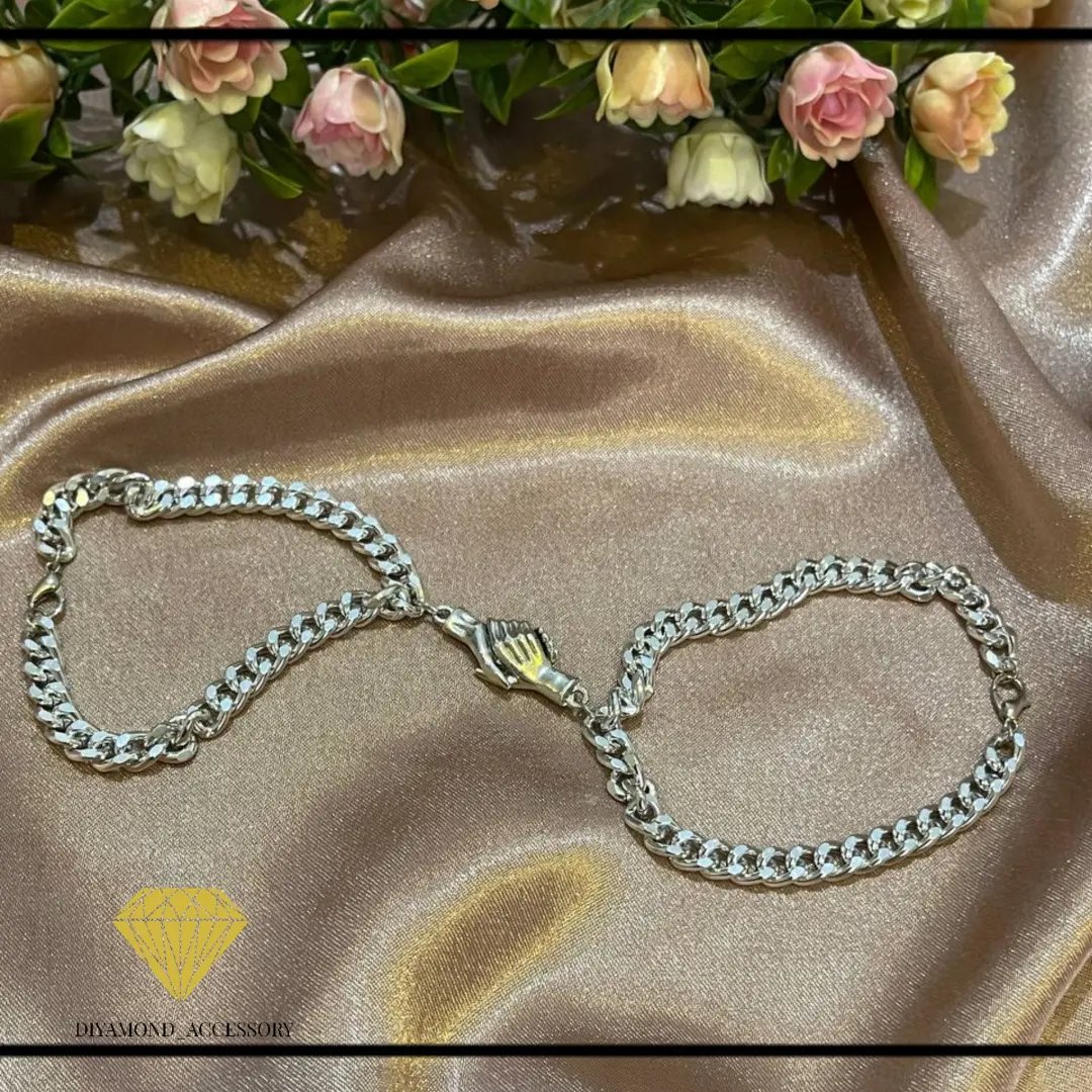 دستبند ست دوستی استیل رنگ ثابت طرح دست با رنگ نقره ای