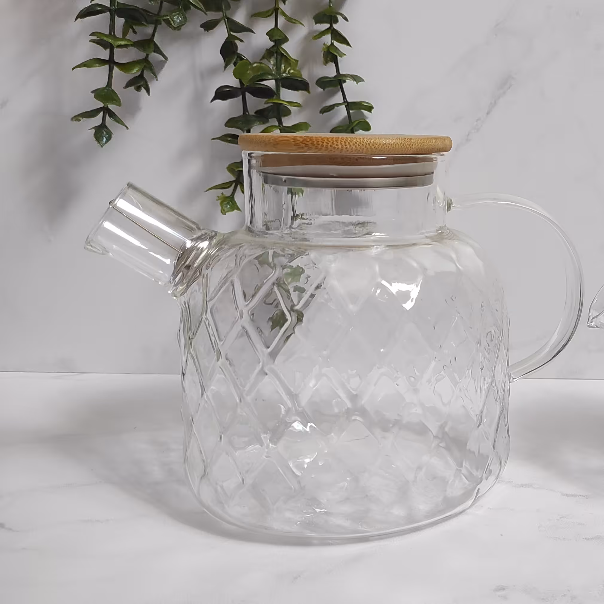 قوری پیرکس درب بامبو استیل طرح مشبک حجم 1500 میلی لیتر 