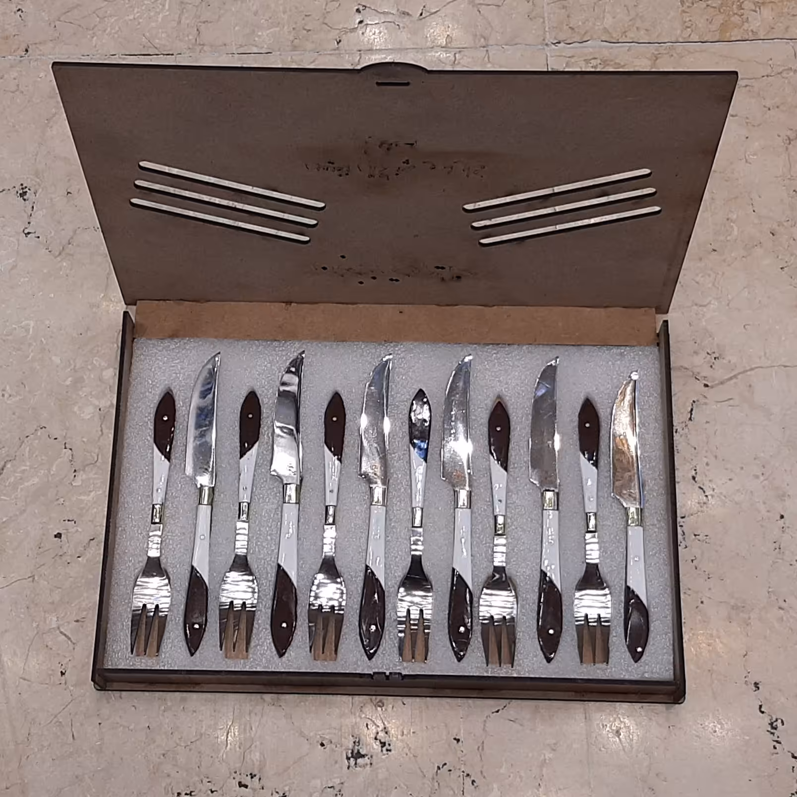 کارد و چنگال میوه خوری استیل 2رنگ 