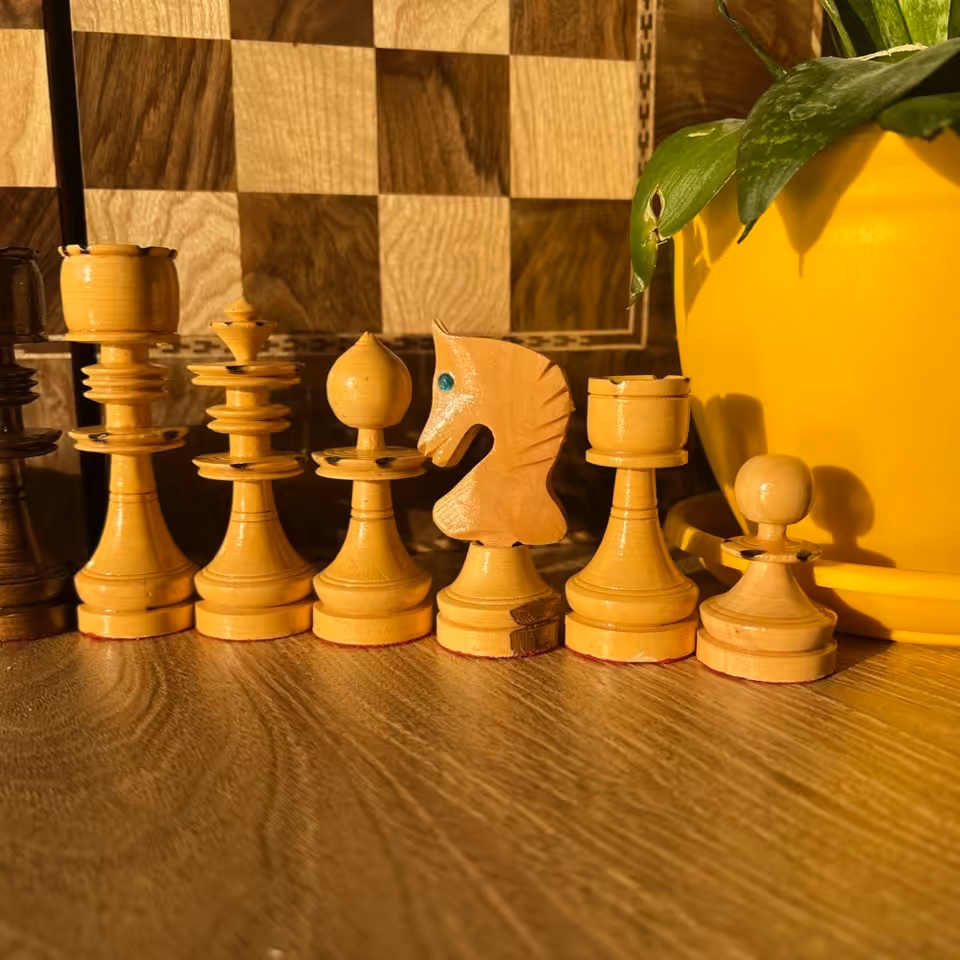 مهره شطرنج چوبی سنندجی دستساز