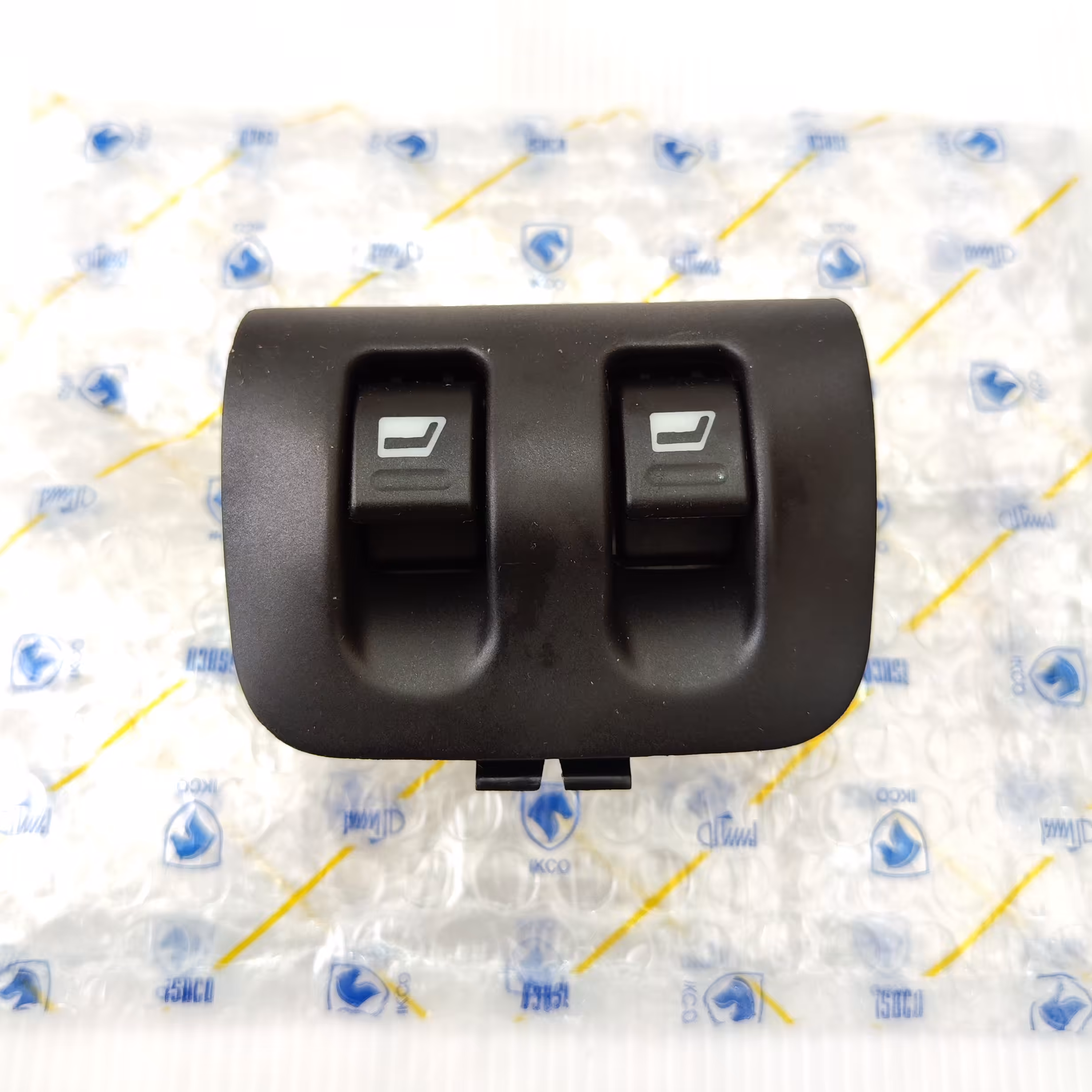 کلید شیشه بالابر عقب پژو 206 و 207 ایساکو اصلی