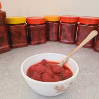 مربا توت فرنگی 