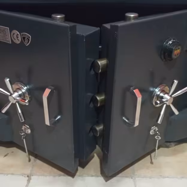 گاوصندوق زیرویترینی گنجینه مناسب برای طلا فروشی و موبایل فروشی ها (پس کرایه)