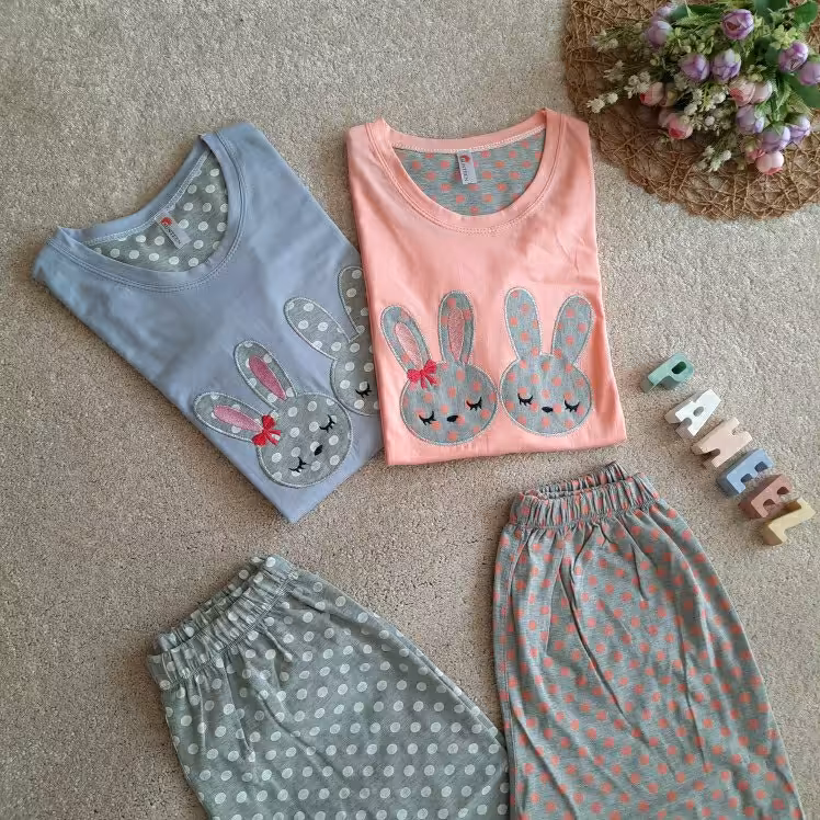 ست تیشرت و شلوار نخ پنبه طرح خرگوش طرح رو تکه دوزی شده