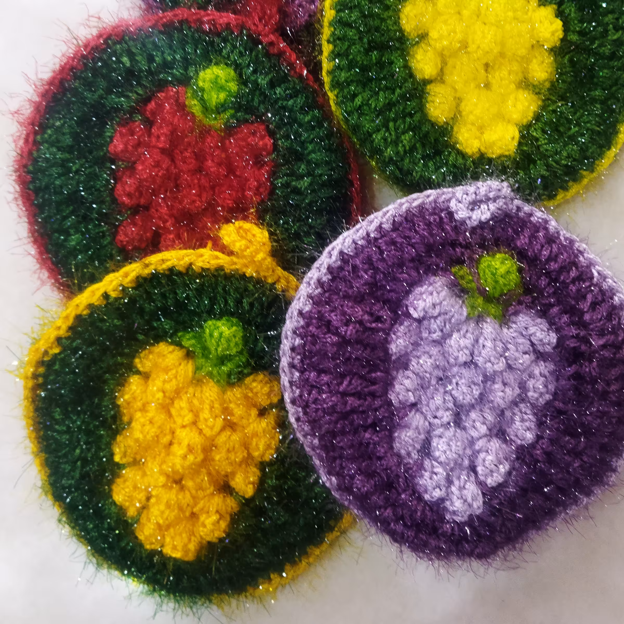 اسکاج انگوری با کاموای سوزنی محکم وبادوام ودولایه برای شما خانم های خوش سلیقه دست باف وشستشوی راحت در رنگهای متنوع باب س