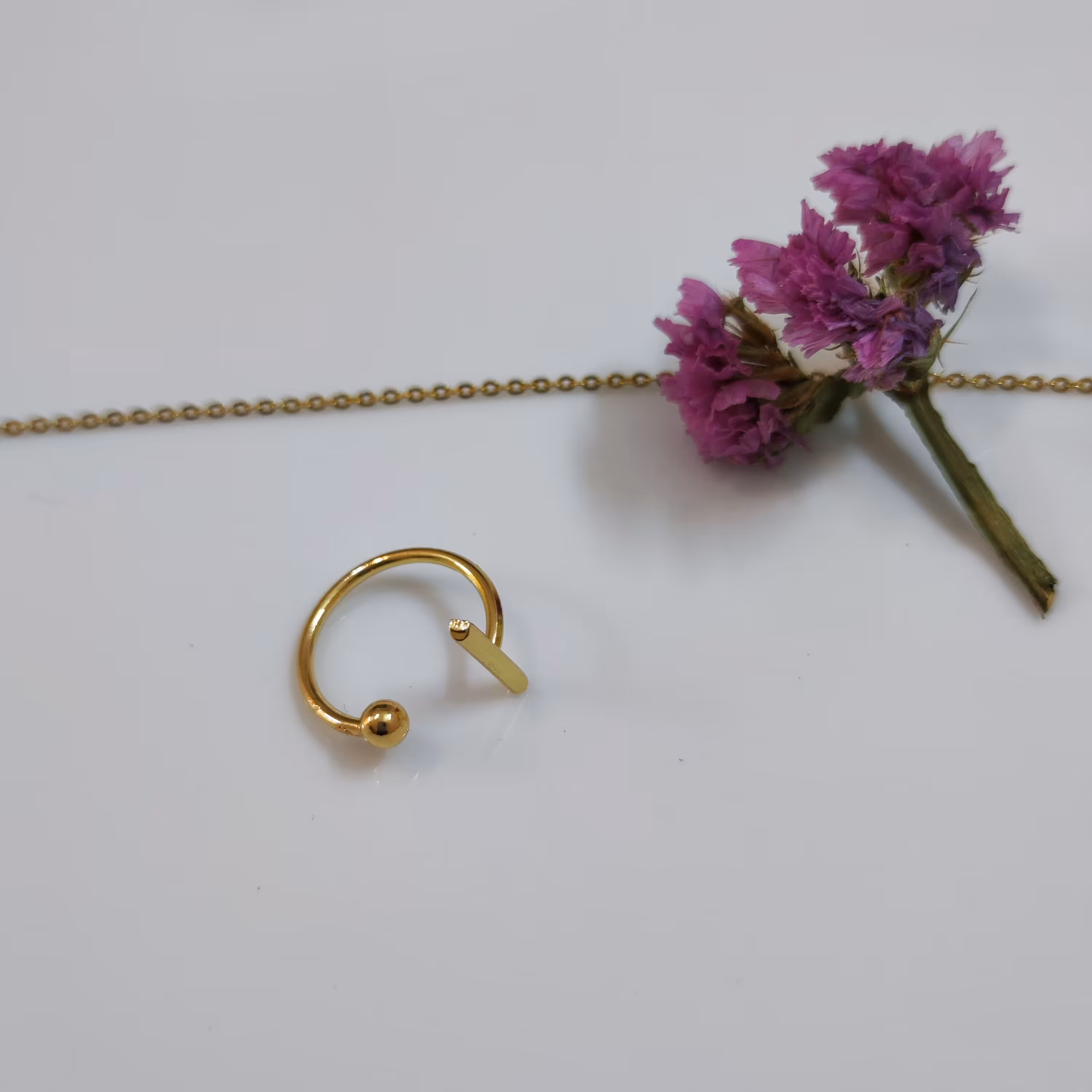 انگشتر ظریف طلایی