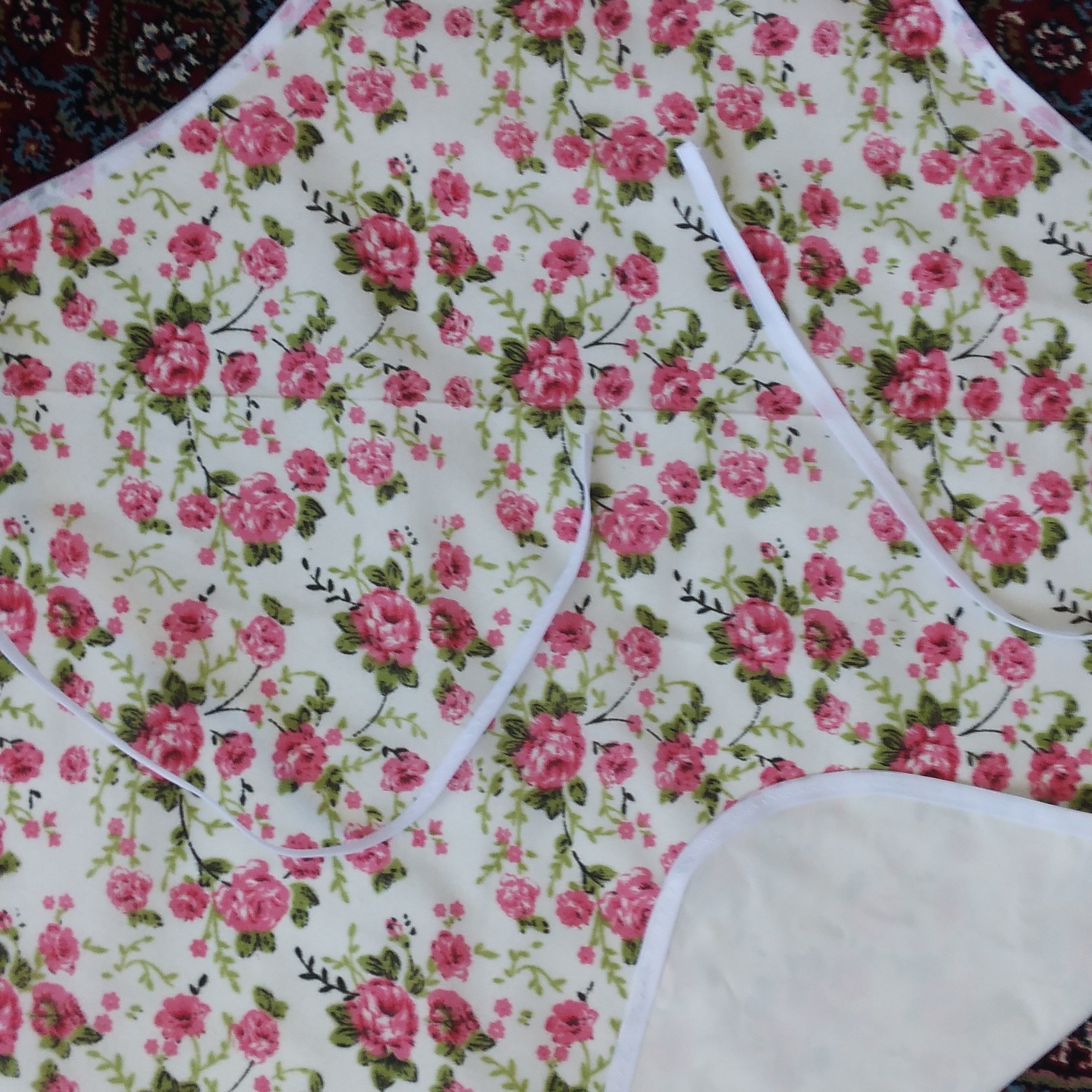 پیش بند آشپزخانه  دو لایه  جنس پارچه تترون  و آستری مشما 