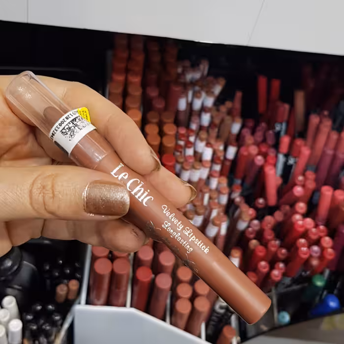 رژلب مدادی لچیک اصل شماره 09