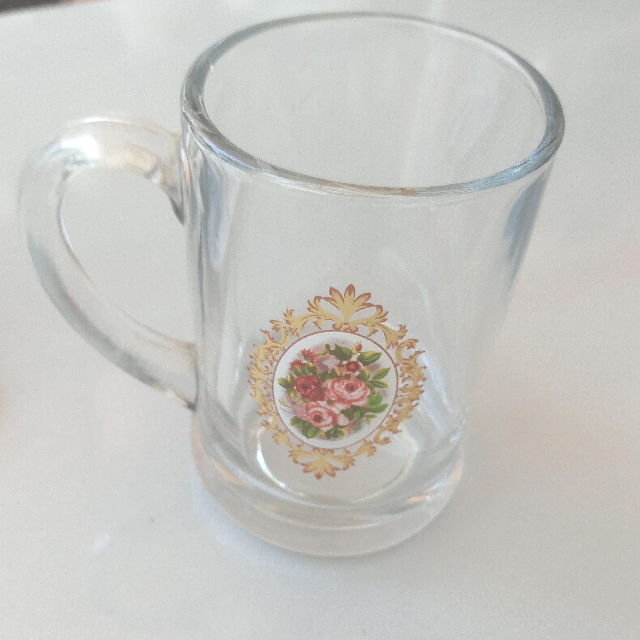 لیوان گل رز