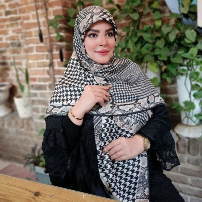 روسری نخی دور دوخت